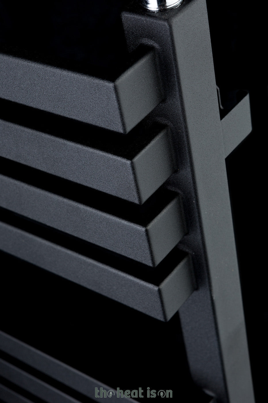 01_terma-incorner_-1275h-x-350w_mm_-2310-btus-heated-towel-rail_-heban-black