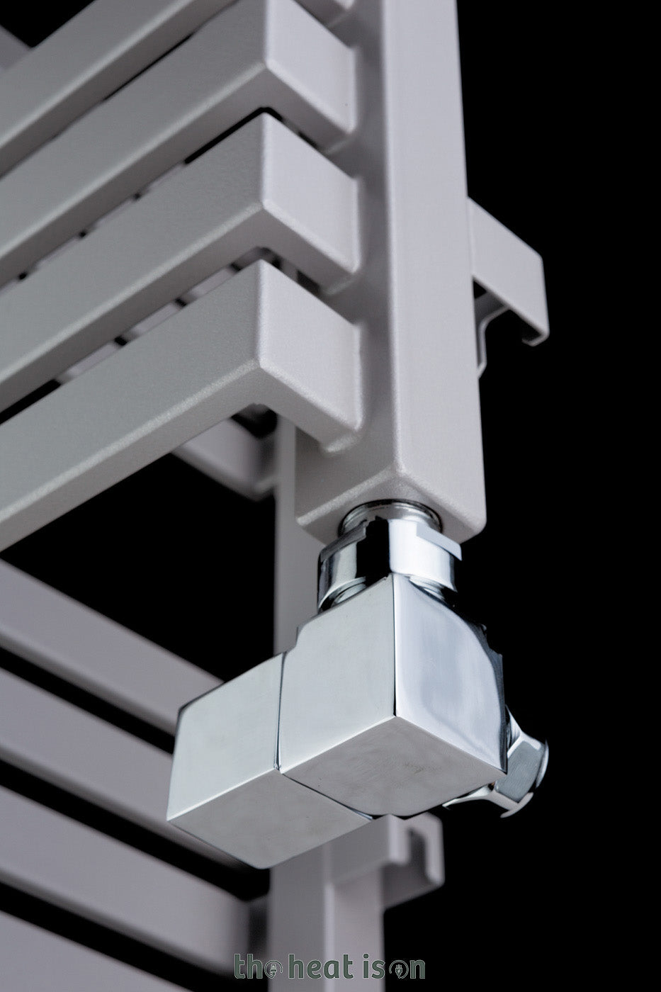 01_terma-outcorner_-1275h-x-300w_mm_-2296-btus-heated-towel-rail_-metallic-beige-_taupe-grey