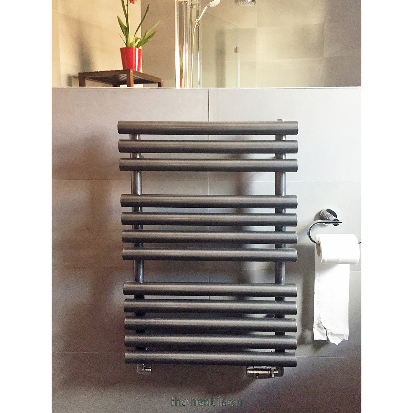 01_terma-rolo-towel_-1360h-x-520w_mm_-2631-btus-heated-towel-rail_-sparkling-grey_5a943586-dd6a-49cf-81a2-6baa2a732915