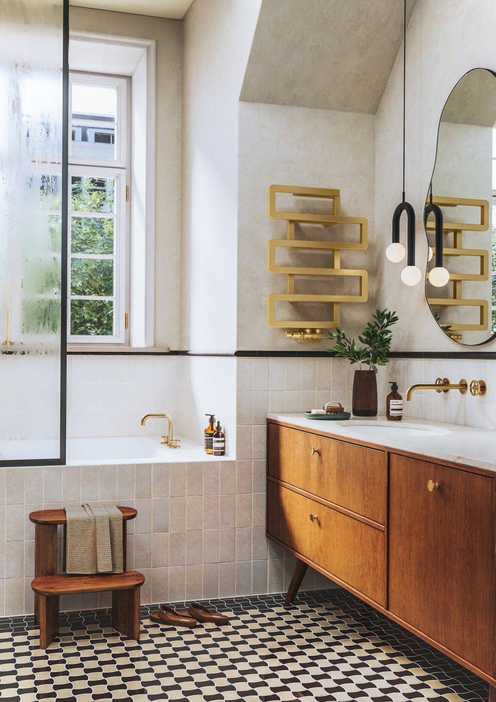 02_Terma-BOOKIE_-655h-x-500w_mm_-1278-BTUs-Heated-Towel-Rail_-Brass