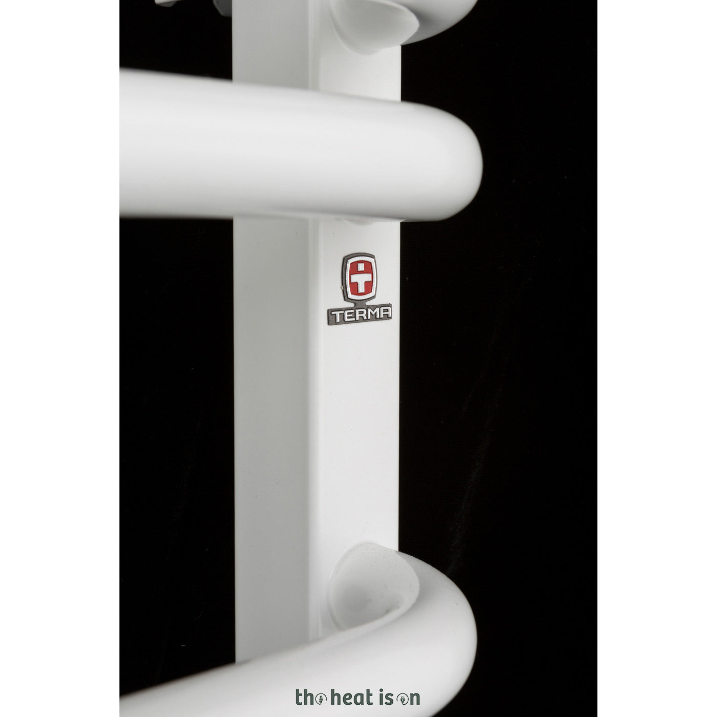 02_terma-alex_-760h-x-600w_mm_-1641-btus-heated-towel-rail_-ral-9016-white_93048509-2164-4eea-8ec4-6b4ecbf6303b