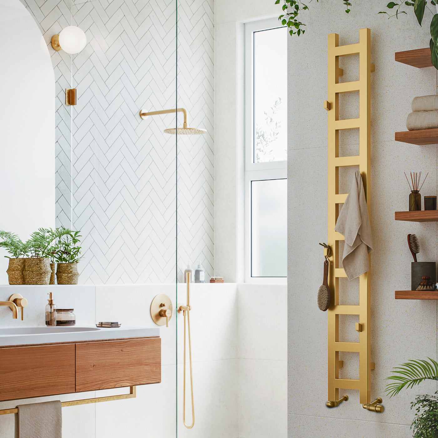 03_Terma-EASY_-1600h-x-200w_mm_-1071-BTUs-Heated-Towel-Rail_-Brass_2ae48e9b-a2a6-4d1a-9935-b47b4920ee7b