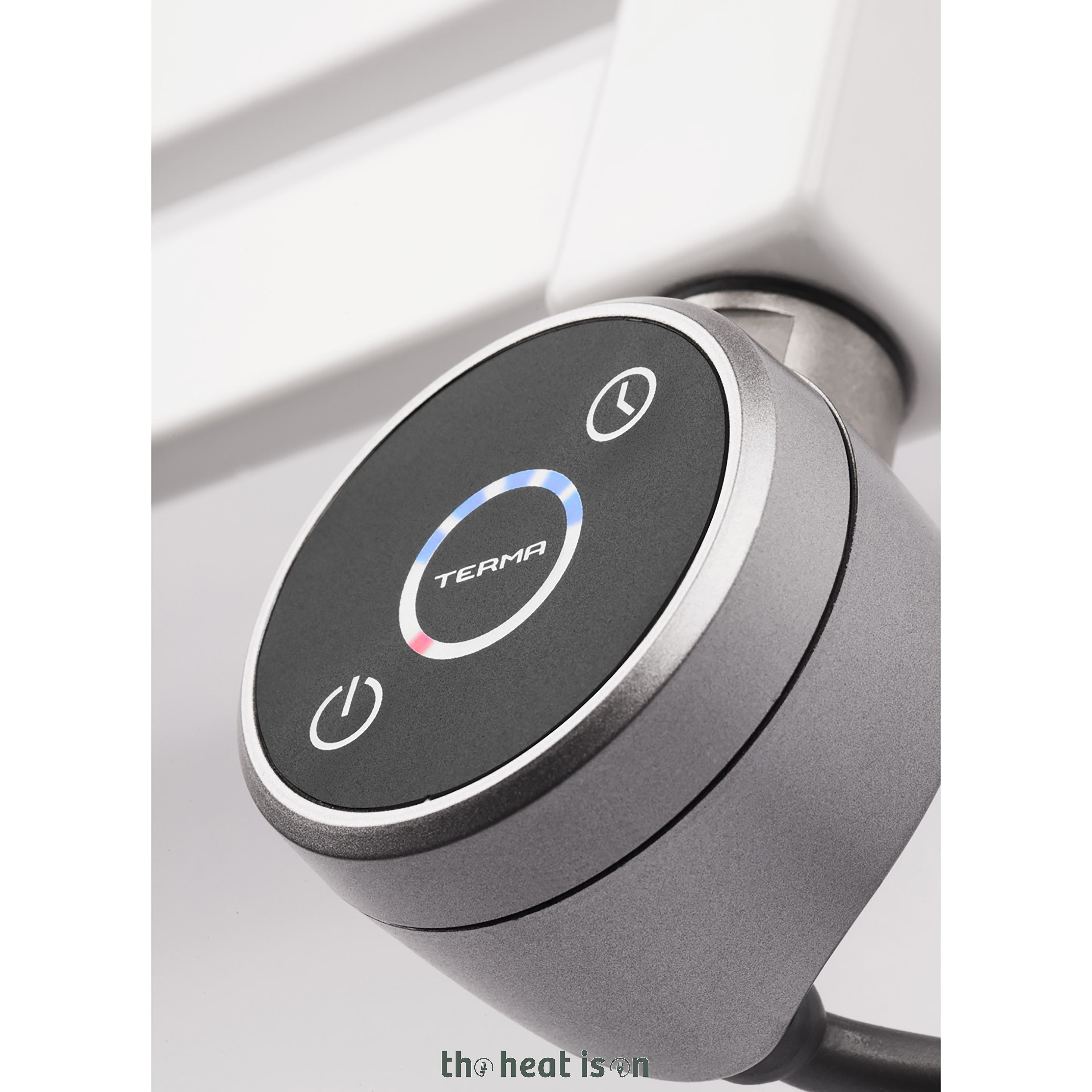 03_terma-diamond-dual-fuel-towel-rail_-1360h-x-500w_mm_-1651-btus_-600w_-matt-teal-ral-5018-_with-unico-dual-fuel-valve-in-chrome-_-dry-auto-shut-off-element-in-chrome_-one-set-temp-4