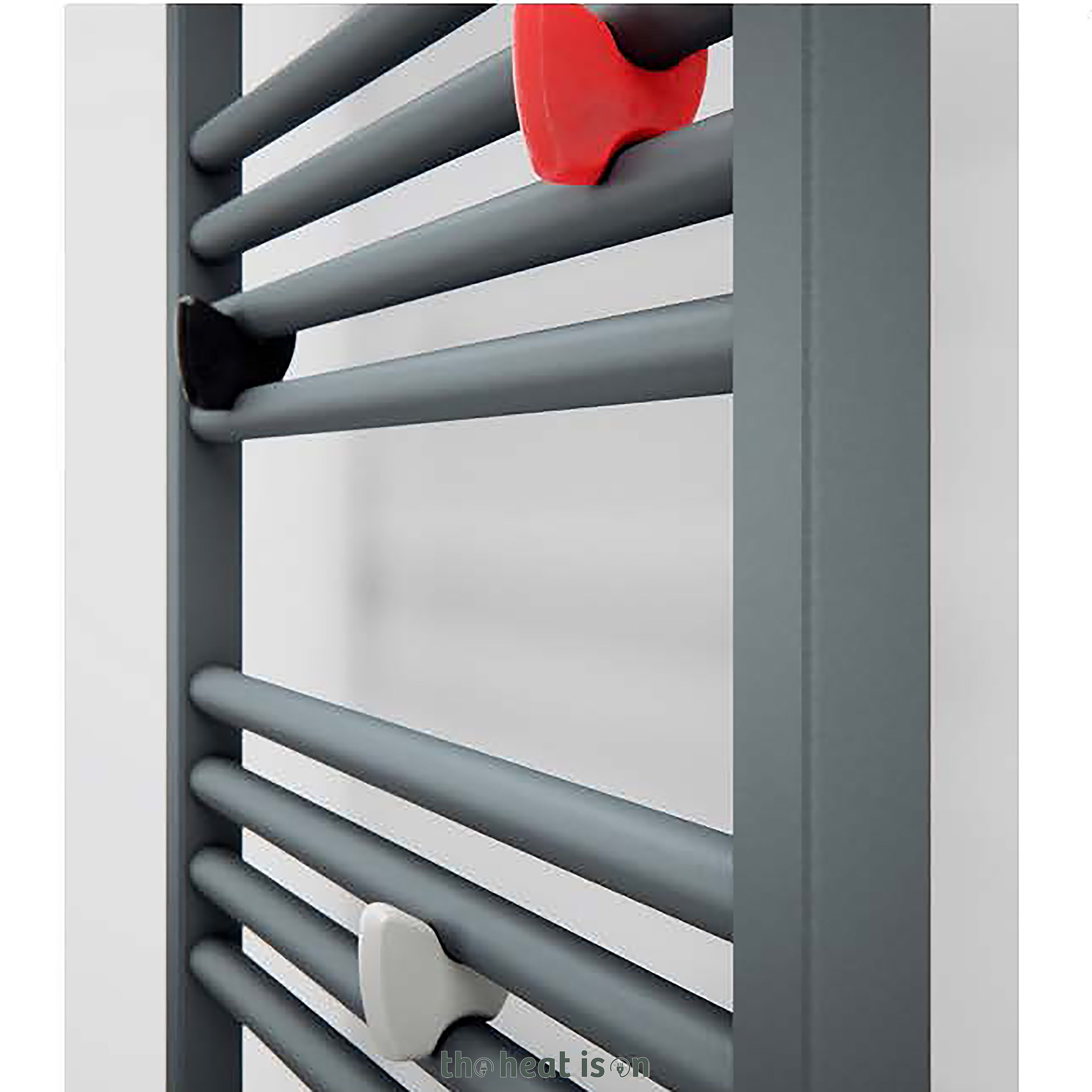 03_terma-fiona-one-dual-fuel-towel-rail_-1380h-x-500w_mm_-1979-btus_-600w_-modern-grey-_with-unico-dual-fuel-valve-in-chrome-_-internal-one-element_-45_60oc