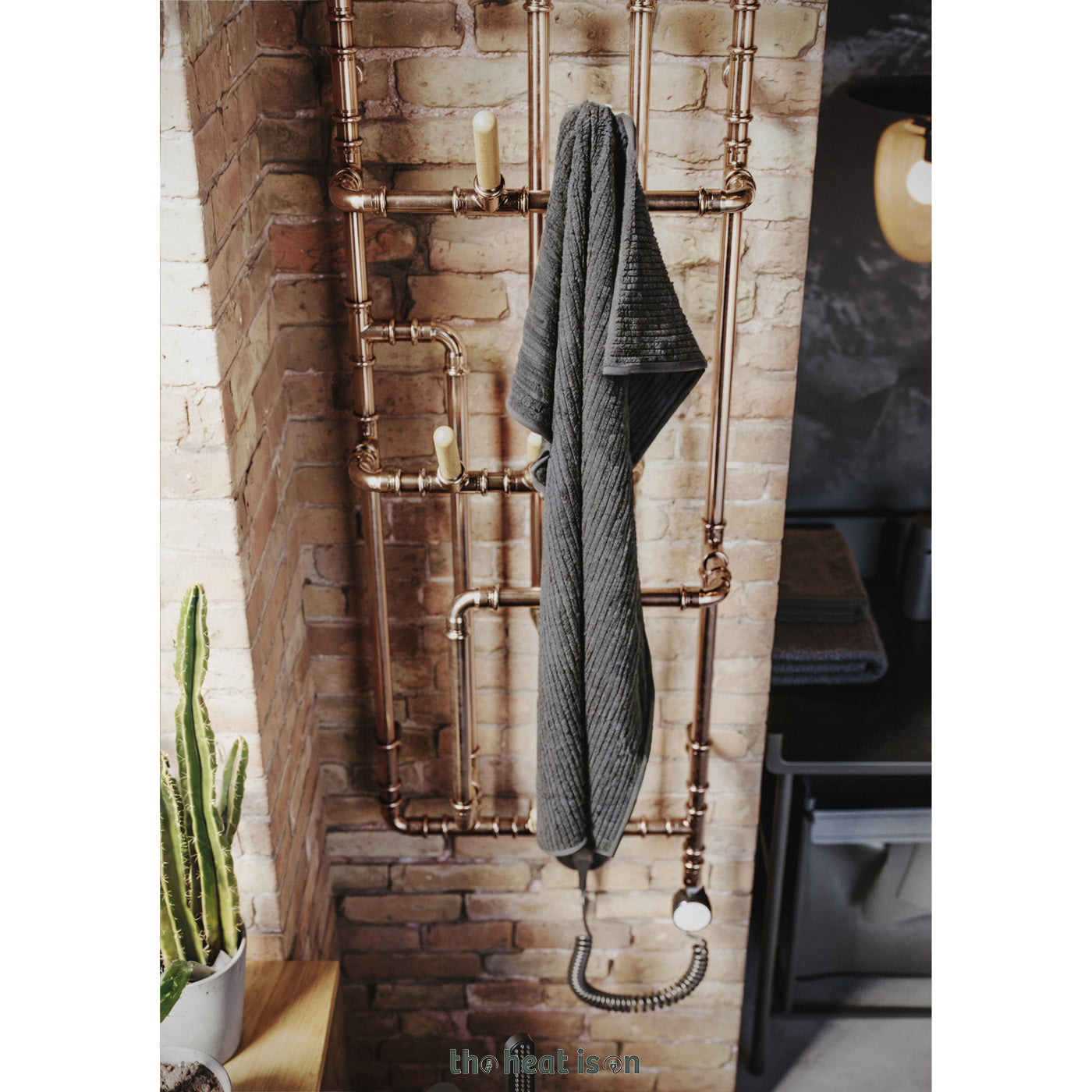 03_terma-pajak-e-_bluetoooth_-1323h-x-431w_mm_-0.4-kw-electric-radiator_-copper