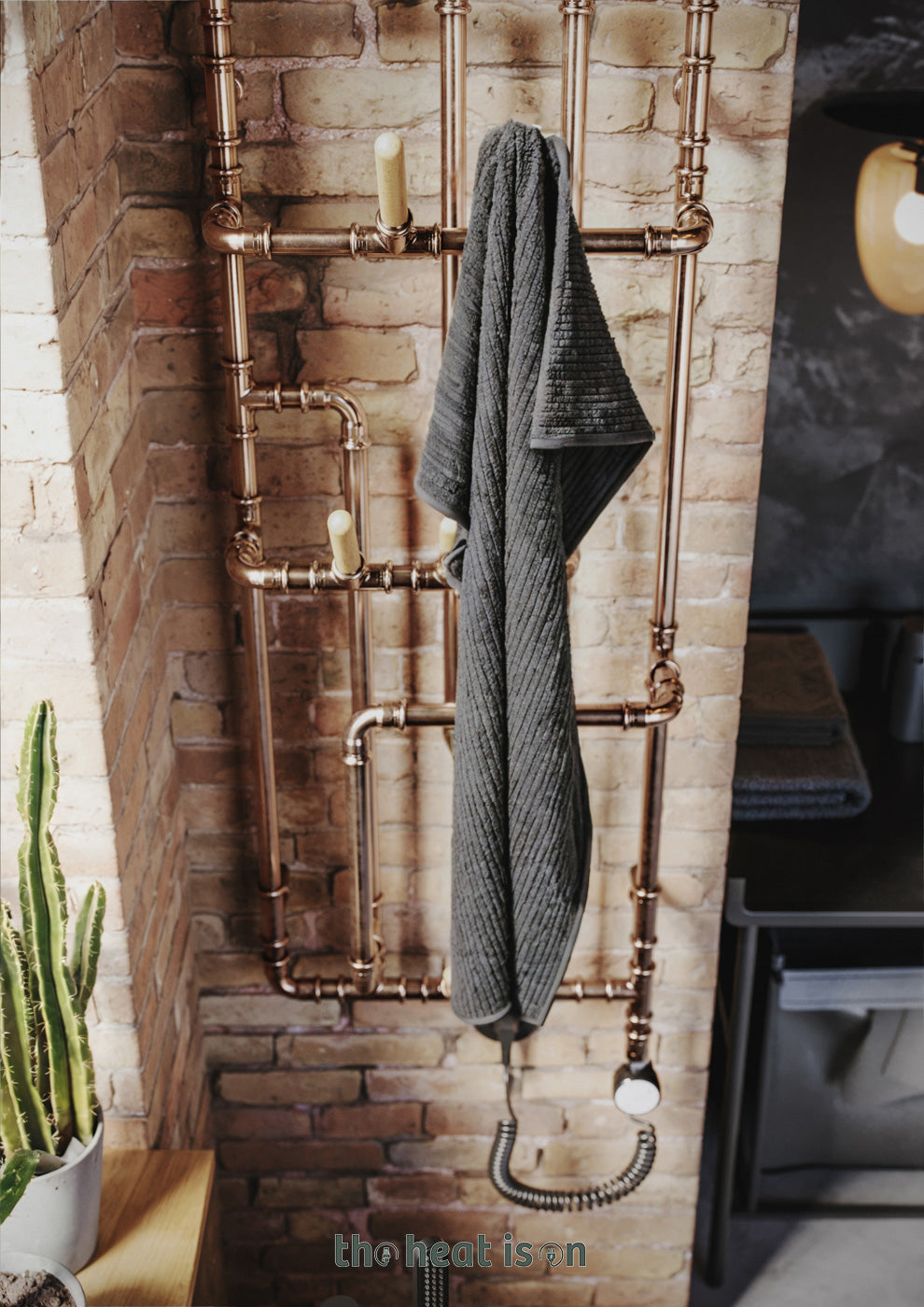 03_terma-pajak-e-_bluetoooth_-1323h-x-431w_mm_-0