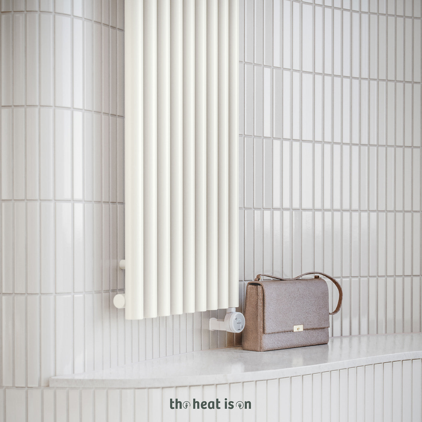 03_terma-rolo-hanger-e-bluetoooth-1800h-x-590wmm-1.2-kw-electric-radiator-ral-9016_56434aed-c045-43f4-b638-c4e62137fee4
