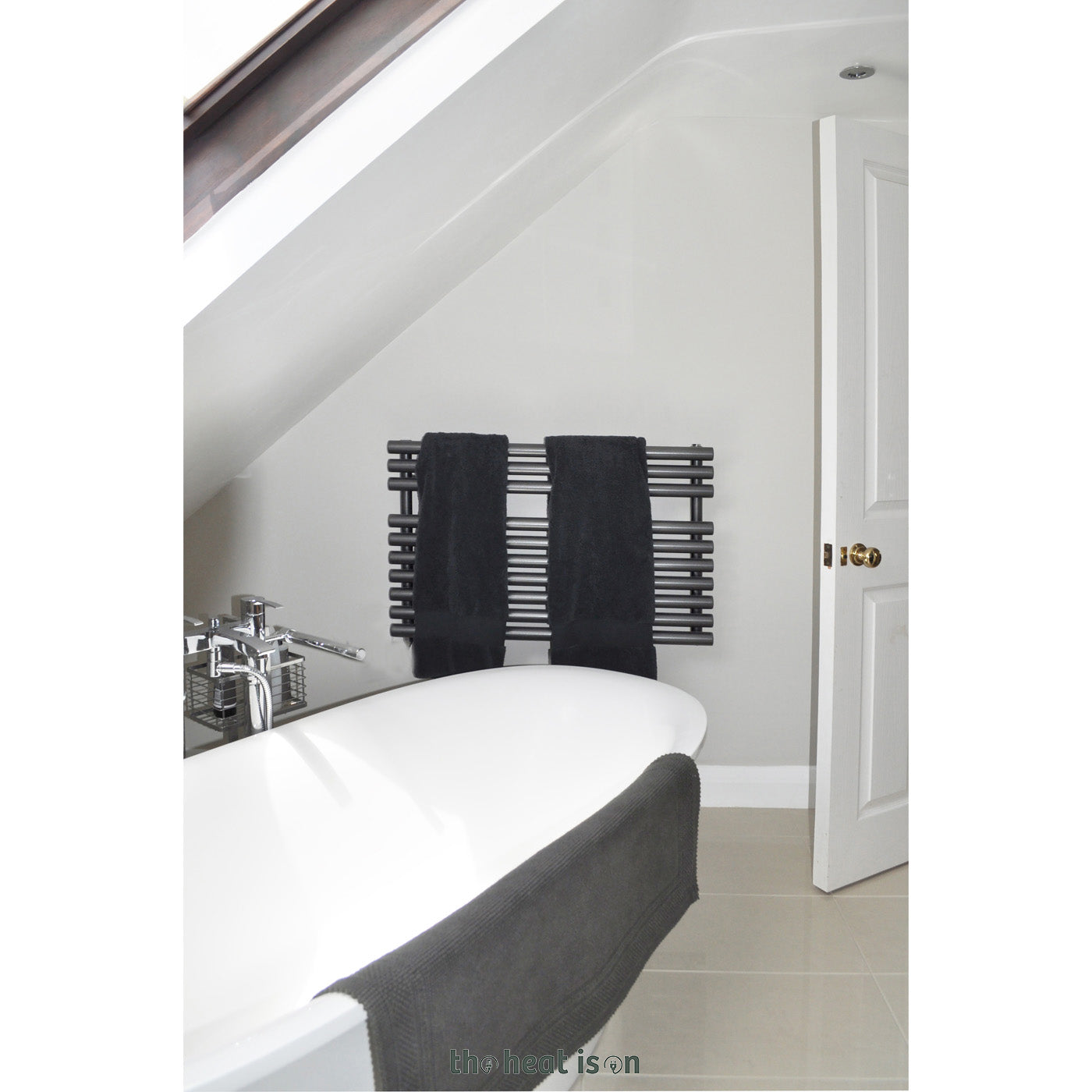 03_terma-rolo-towel_-590h-x-900w_mm_-2003-btus-heated-towel-rail_-sparkling-grey_2ee2dc86-8e0b-471b-a3ac-2b498099dcad