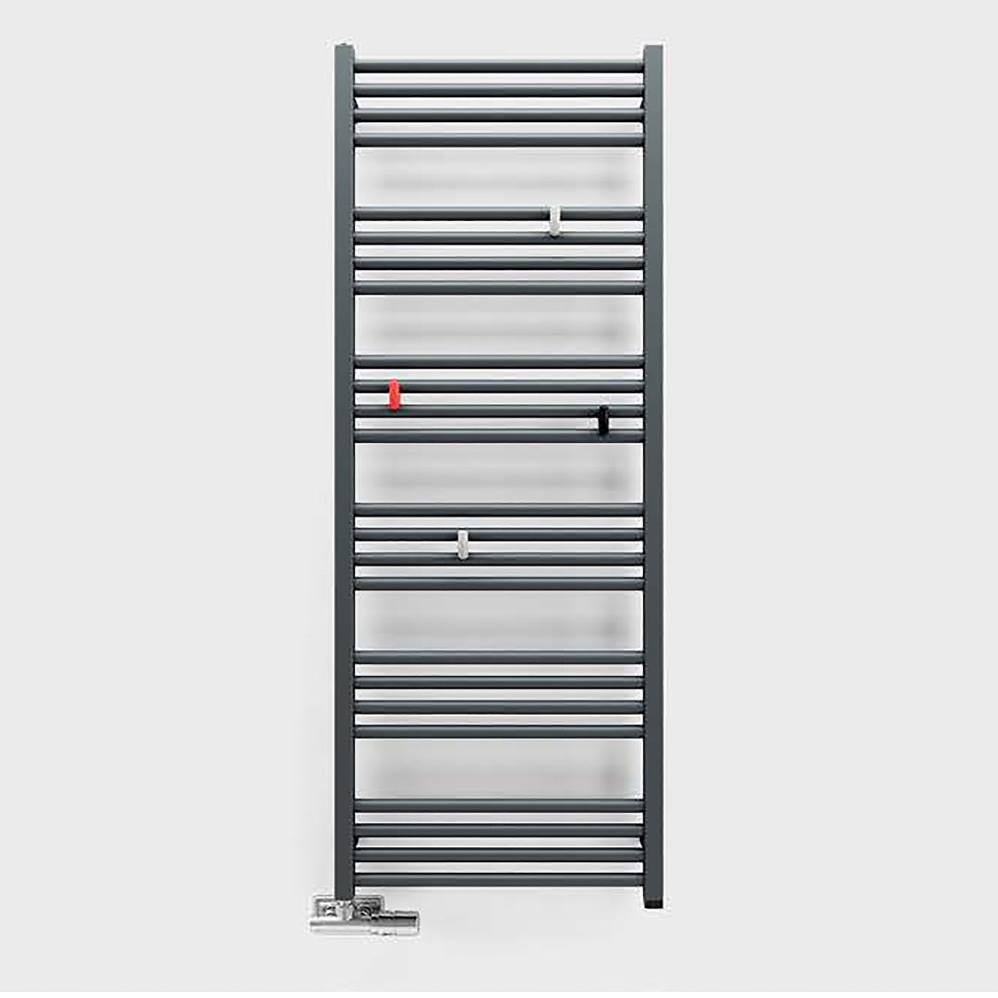 04_terma-fiona-one-dual-fuel-towel-rail_-1380h-x-500w_mm_-1979-btus_-600w_-modern-grey-_with-unico-dual-fuel-valve-in-chrome-_-internal-one-element_-45_60oc