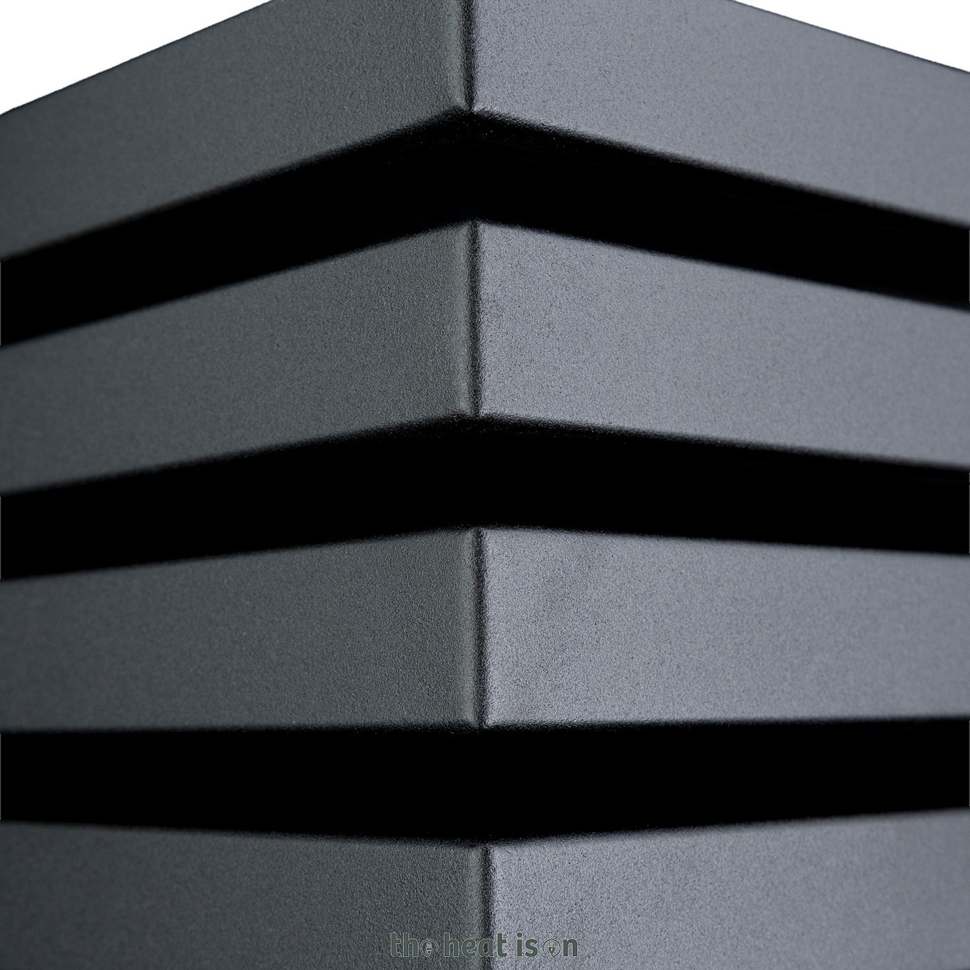 04_terma-outcorner_-735h-x-300w_mm_-1437-btus-heated-towel-rail_-heban-black
