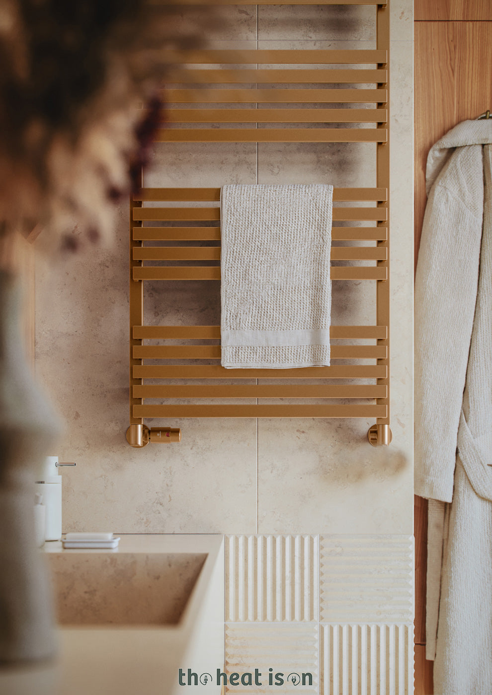 04_terma-quadrus-slim_-1185h-x-600w_mm_-2501-btus-heated-towel-rail_-old-bronze-_premium-wet-paint