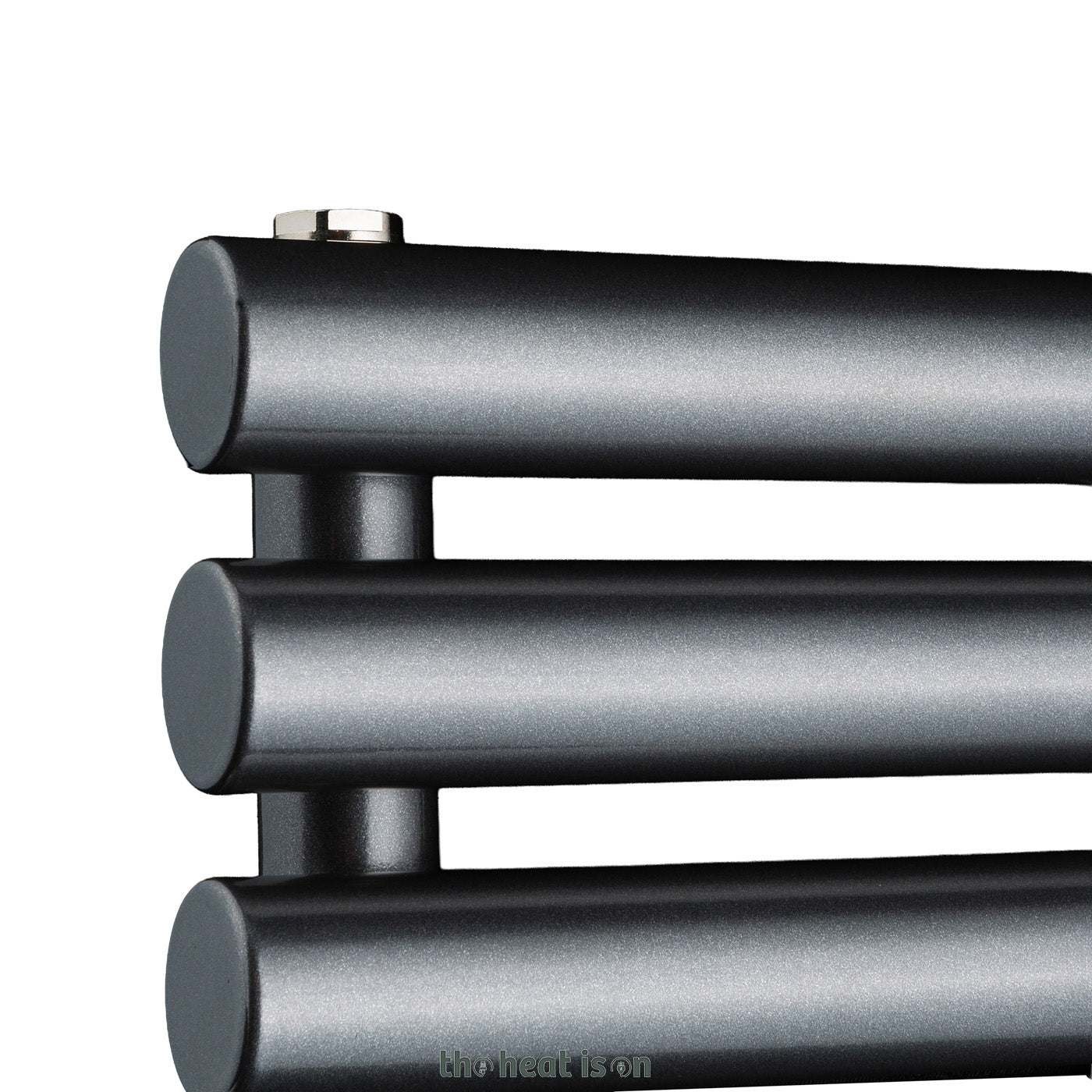 04_terma-rolo-towel_-1360h-x-520w_mm_-2631-btus-heated-towel-rail_-sparkling-grey