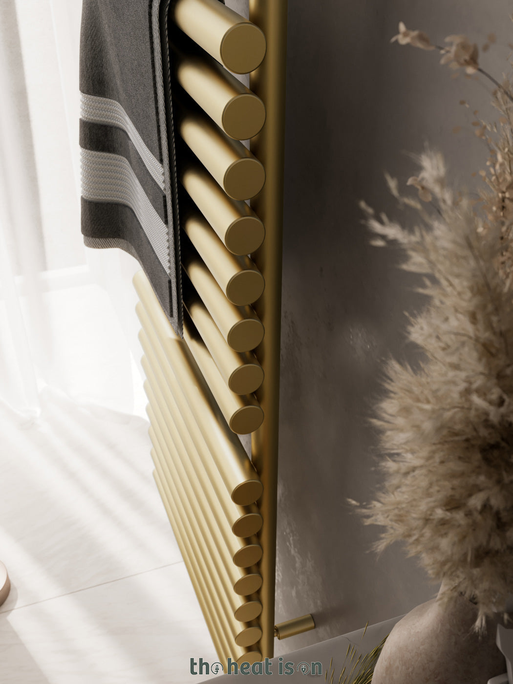 04_terma-rolo-towel_-1580h-x-520w_mm_-3044-btus-heated-towel-rail_-brass