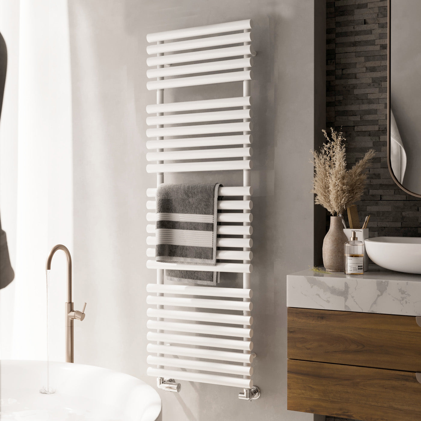 04_terma-rolo-towel_-1580h-x-520w_mm_-3044-btus-heated-towel-rail_-white-ral-9016
