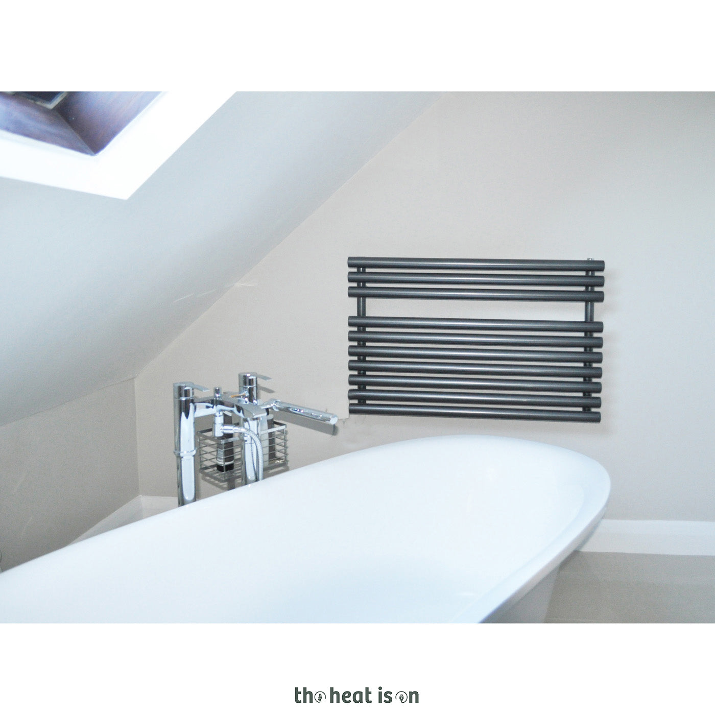 04_terma-rolo-towel_-590h-x-900w_mm_-2003-btus-heated-towel-rail_-sparkling-grey_efae8aa4-855b-43d8-899b-7502e4d61e1f