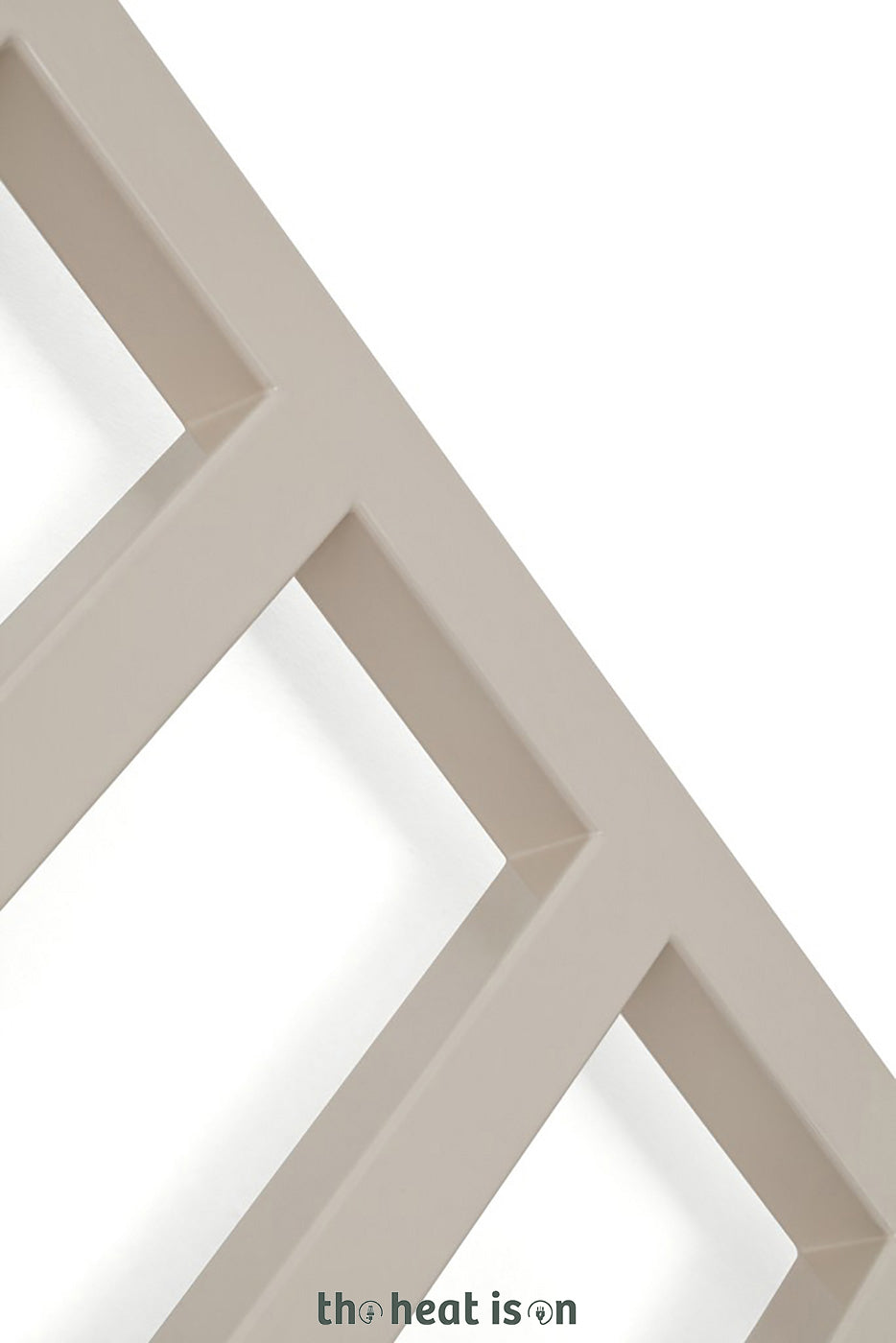 04_terma-simple_-1080h-x-500w_mm_-1351-btus-heated-towel-rail_-sparkling-gravel