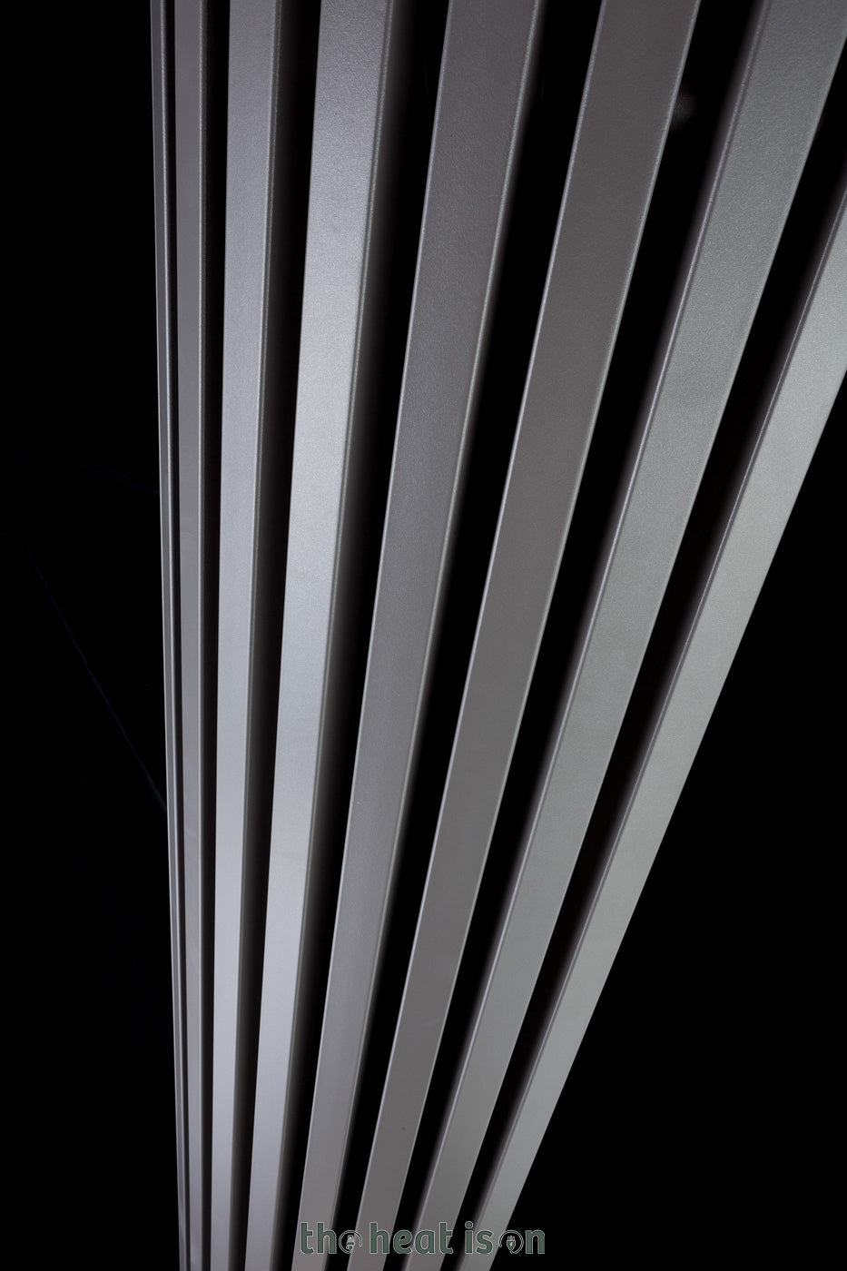 04_terma-triga-aw-1900h-x-430wmm-4282-btus-vertical-radiator-metallic-beige-_taupe-grey