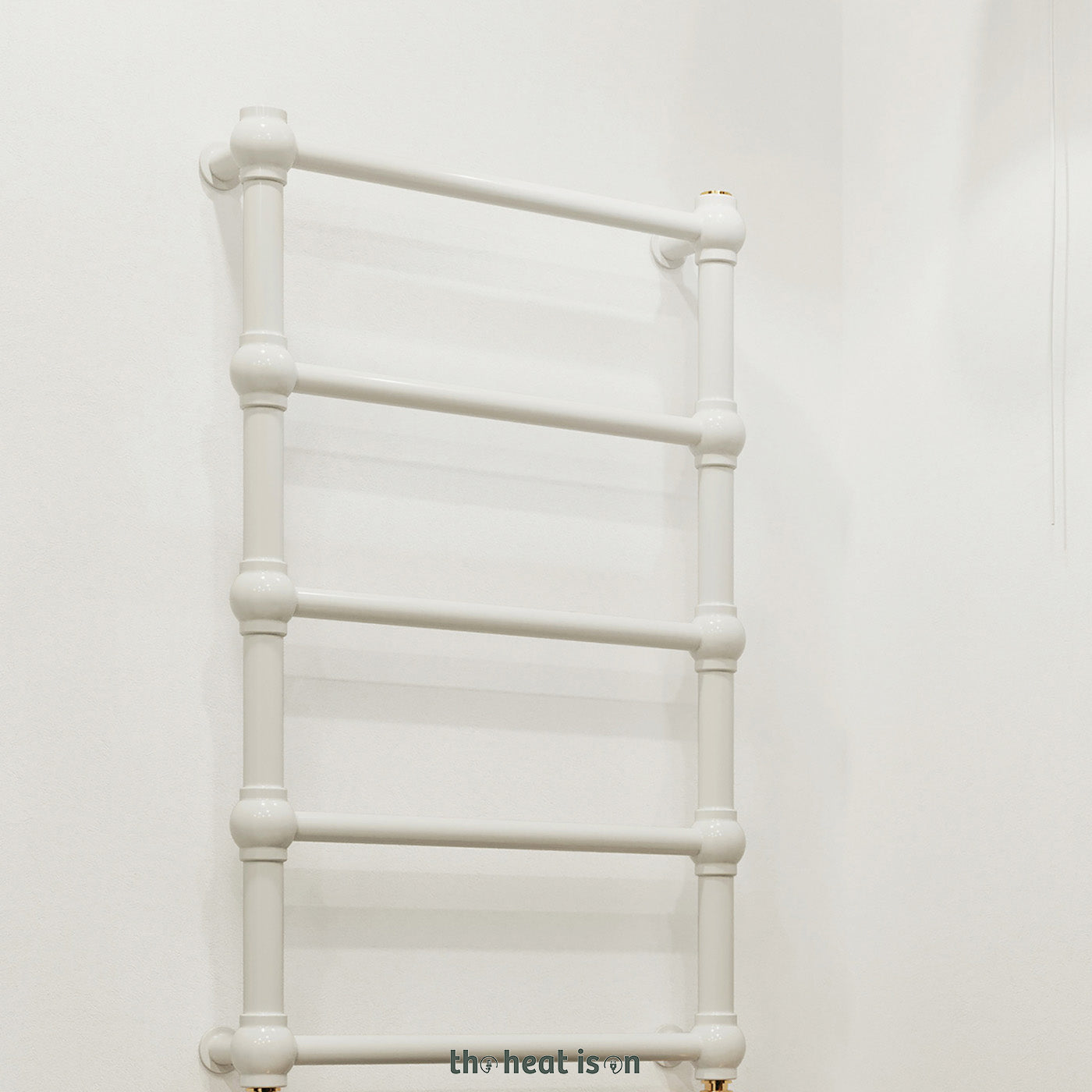 05-terma-retro-dual-fuel-towel-rail-800h-x-504wmm-717-btus-200w-matt-white-ral-9016with-unico-dual-fuel-valve-in-matt-white-veo-white-white-wi-fi-element-30-60-c