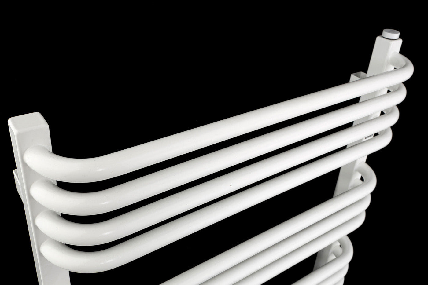 05_terma-alex_-1140h-x-600w_mm_-2426-btus-heated-towel-rail_-ral-9016-white