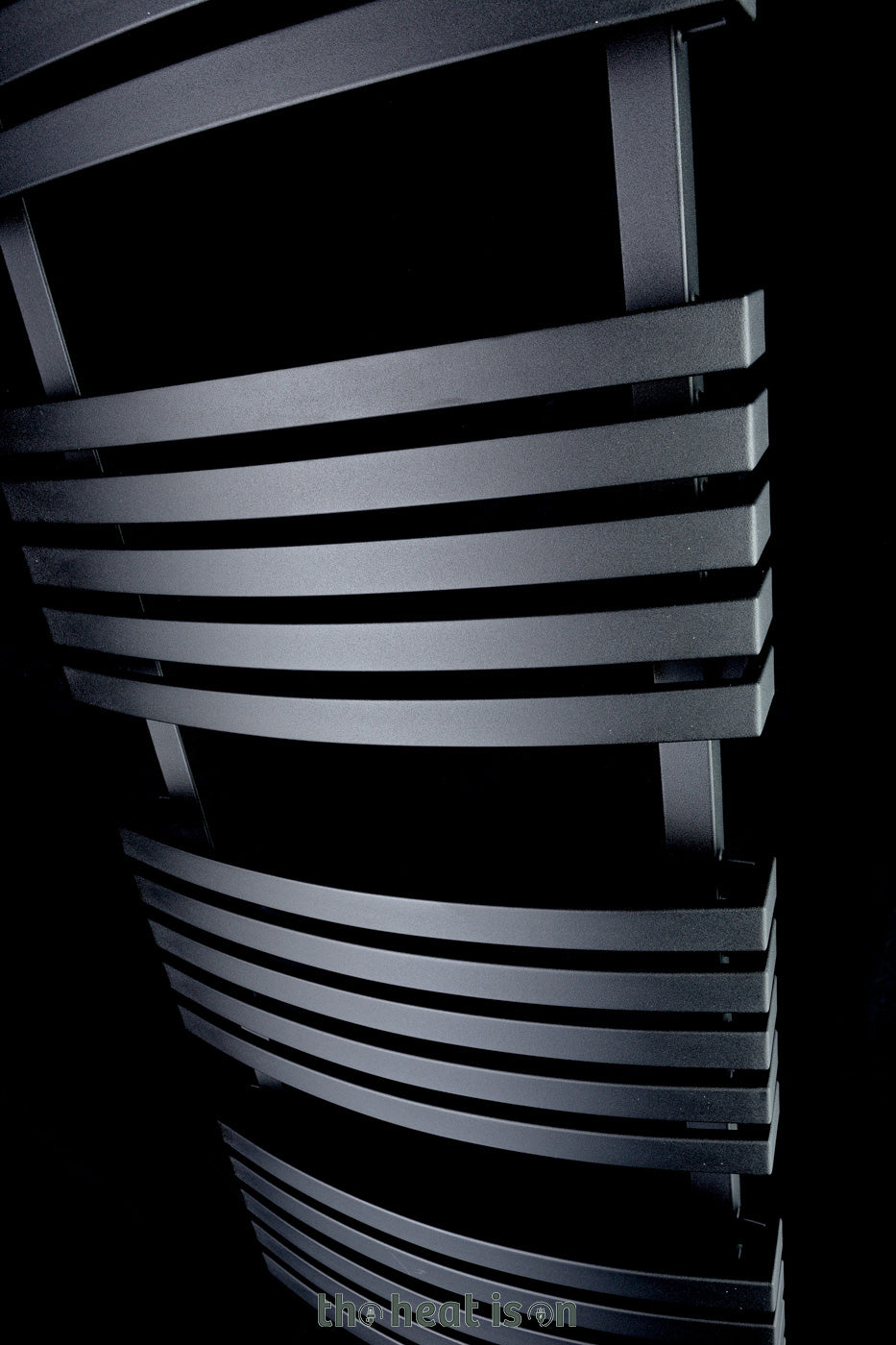 05_terma-kioto_-1500h-x-480w_mm_-2661-btus-heated-towel-rail_-heban-black