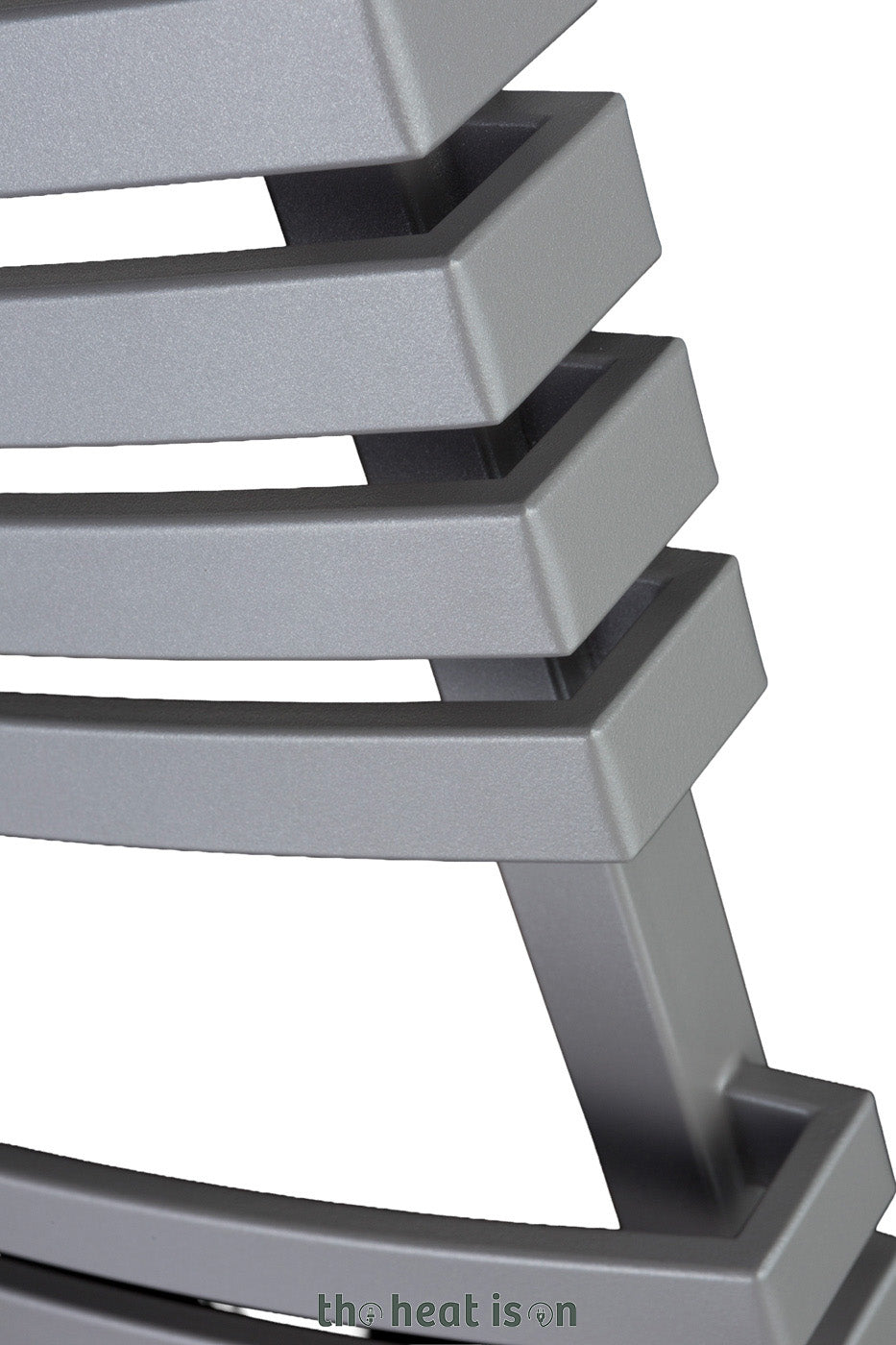 05_terma-kioto_-870h-x-480w_mm_-1624-btus-heated-towel-rail_-metallic-beige-_taupe-grey_7e9438c9-b0bc-4aa7-9d37-7cad22a4a11a