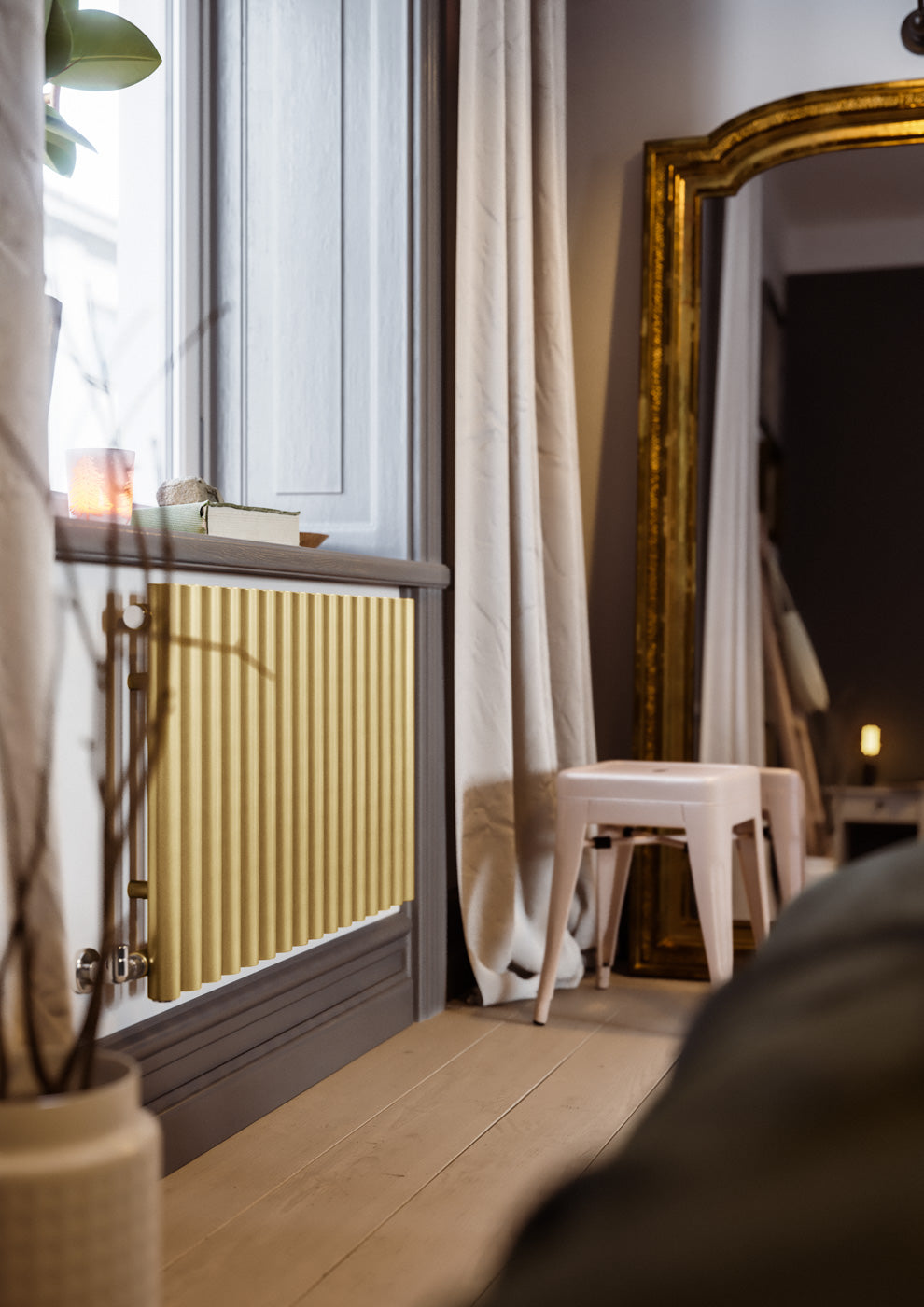 05_terma-rolo-room-500h-x-865wmm-2015-btus-designer-radiator-brass