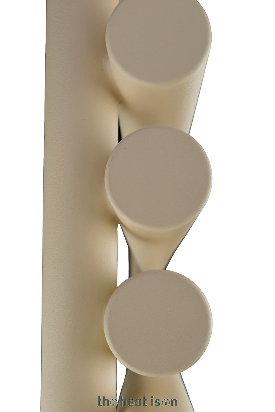05_terma-rolo-towel_-1800h-x-520w_mm_-3456-btus-heated-towel-rail_-sparkling-cream_cb3f2220-3f21-42ed-a1c7-3f588785464c