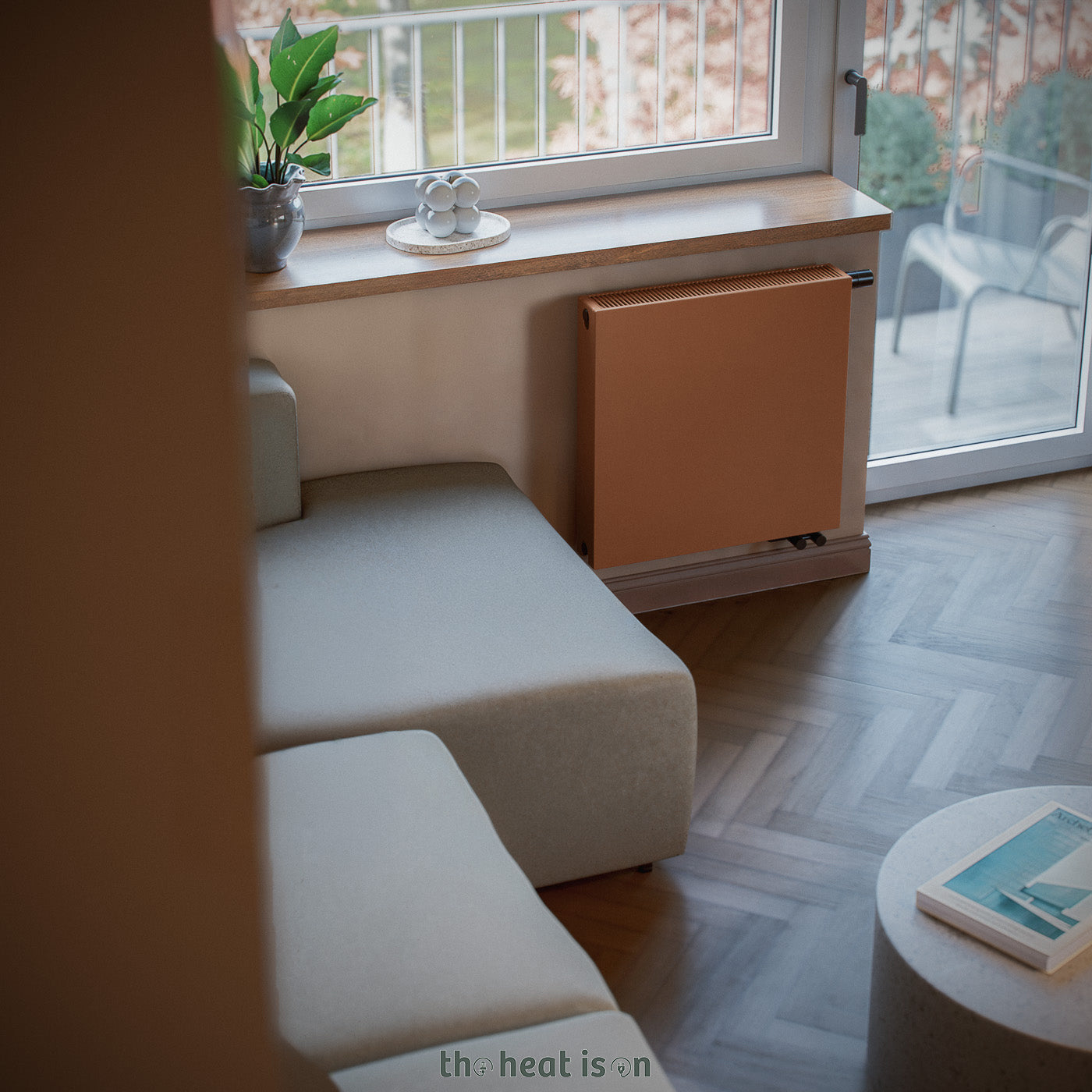 05_terma-solid-600h-x-600wmm-2840-btus-designer-radiator-bright-copper