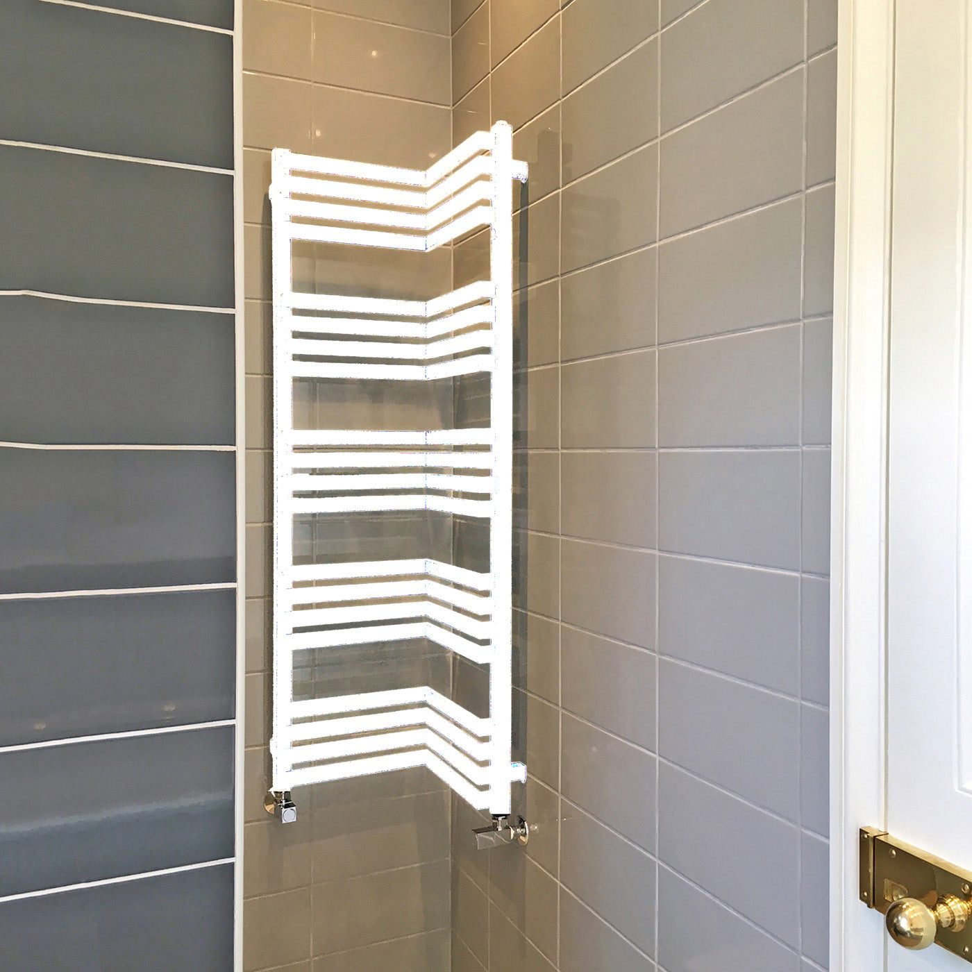 06_terma-incorner_-1275h-x-350w_mm_-2310-btus-heated-towel-rail_-ral-9016-matt-white