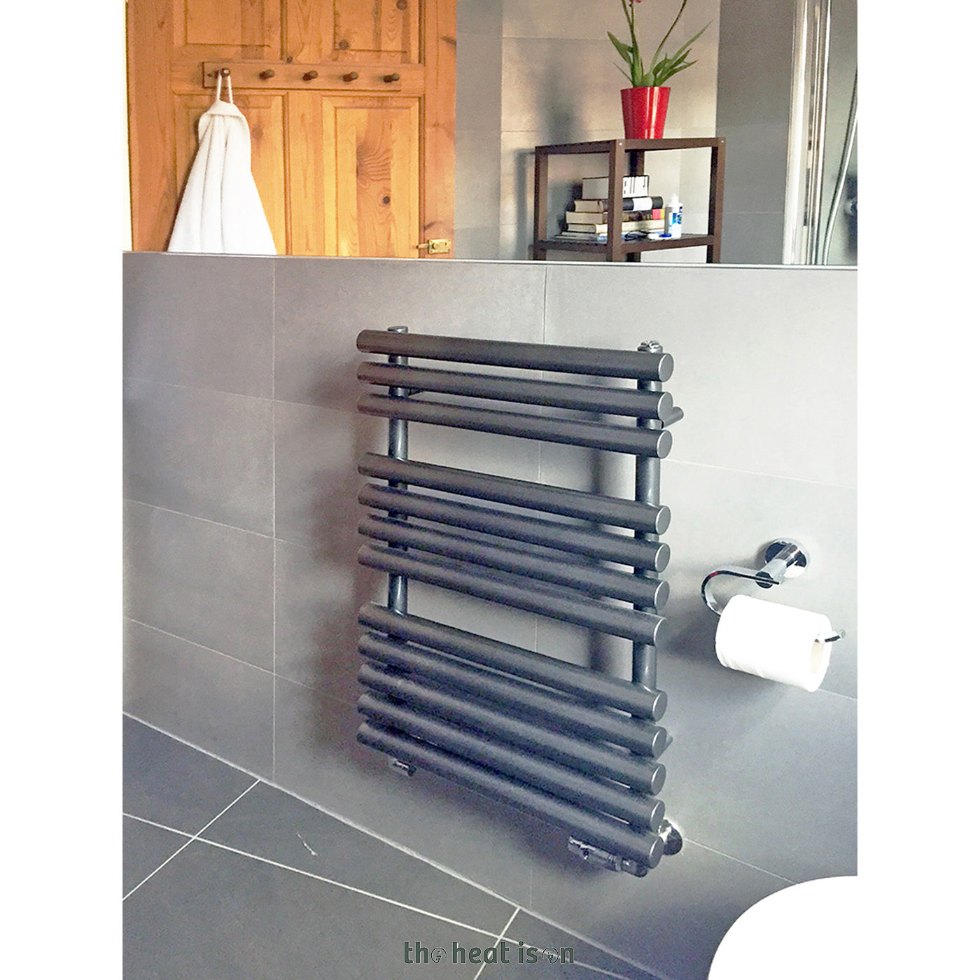 06_terma-rolo-towel_-1800h-x-520w_mm_-3456-btus-heated-towel-rail_-sparkling-grey_150f3427-69a6-4b87-aa1a-12a7ac2b6519