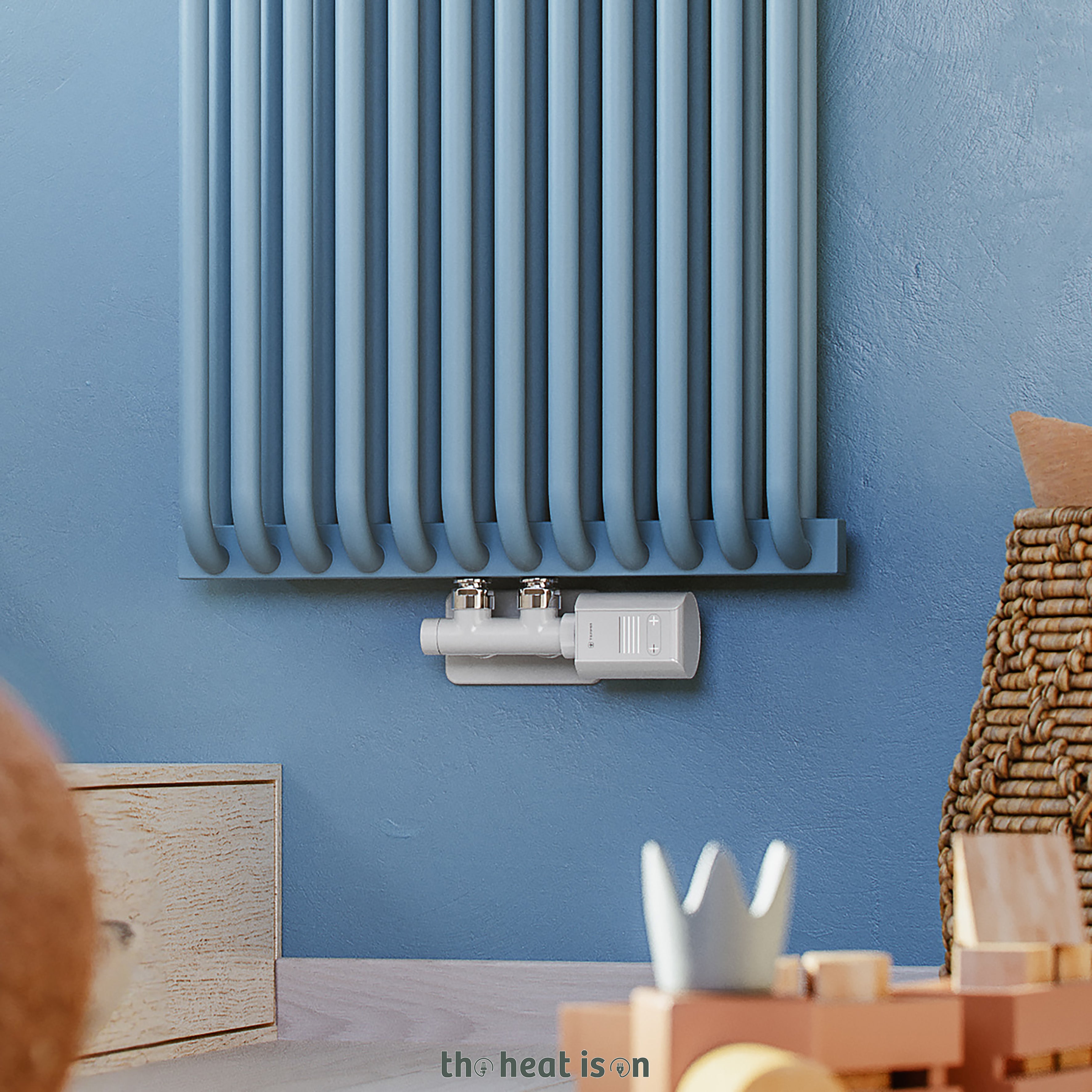 06_thermostatic-smart-_wi-fi_-radiator-valve-head_-white-fascia_-white-clamshell_-vaz