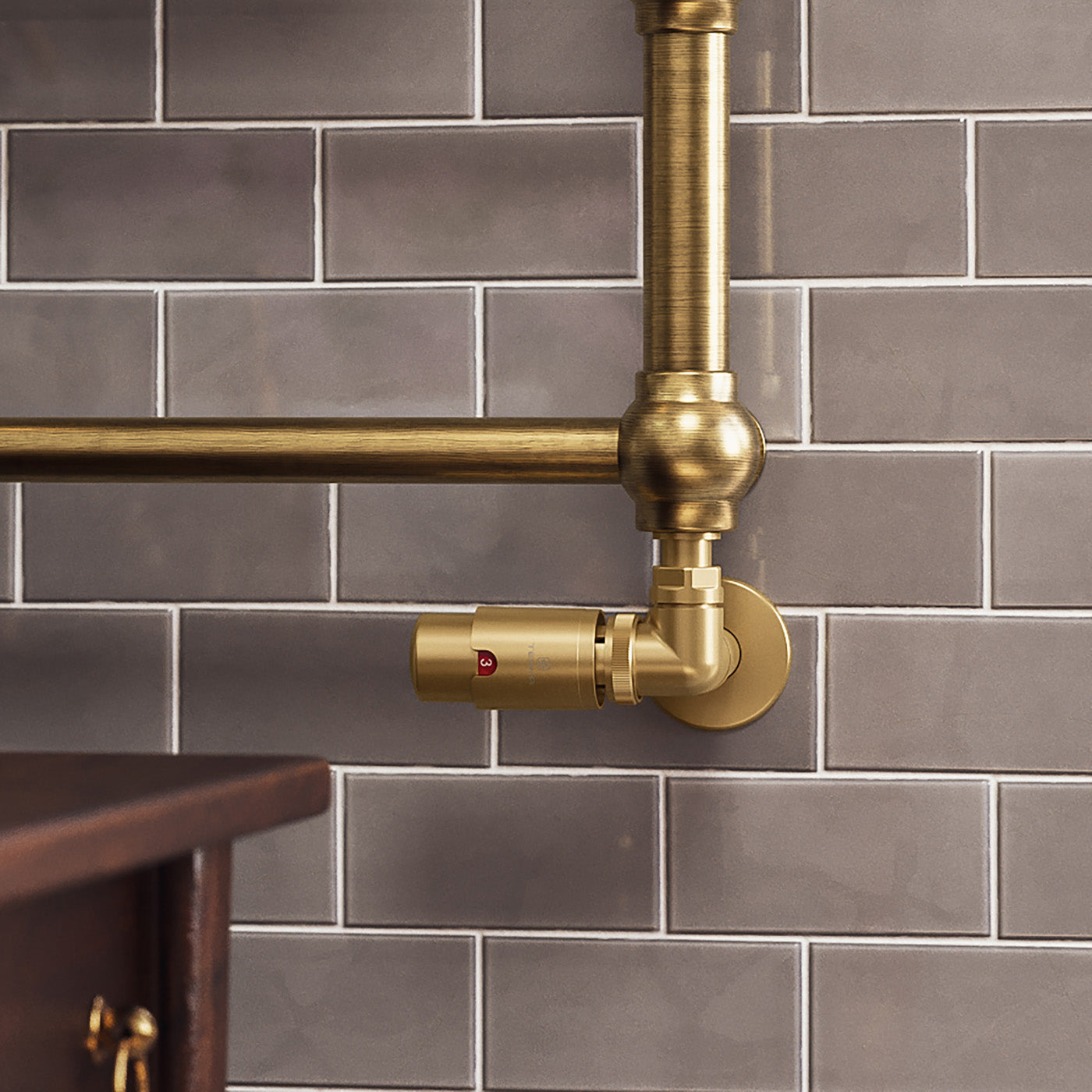 07_Thermostatic-Radiator-Valves-_TRVs_-_-Pipe-Masking_-Brass_-RIGHT-SIDED_-3-AXIS-_CORNER_-VISION