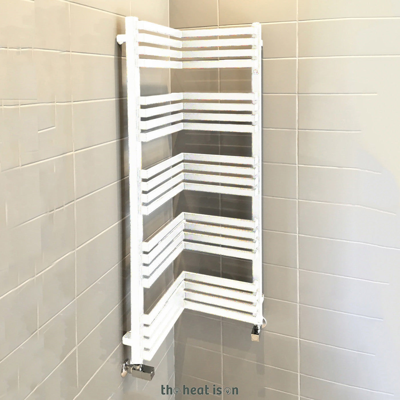 07_terma-incorner_-1275h-x-350w_mm_-2310-btus-heated-towel-rail_-ral-9016-matt-white