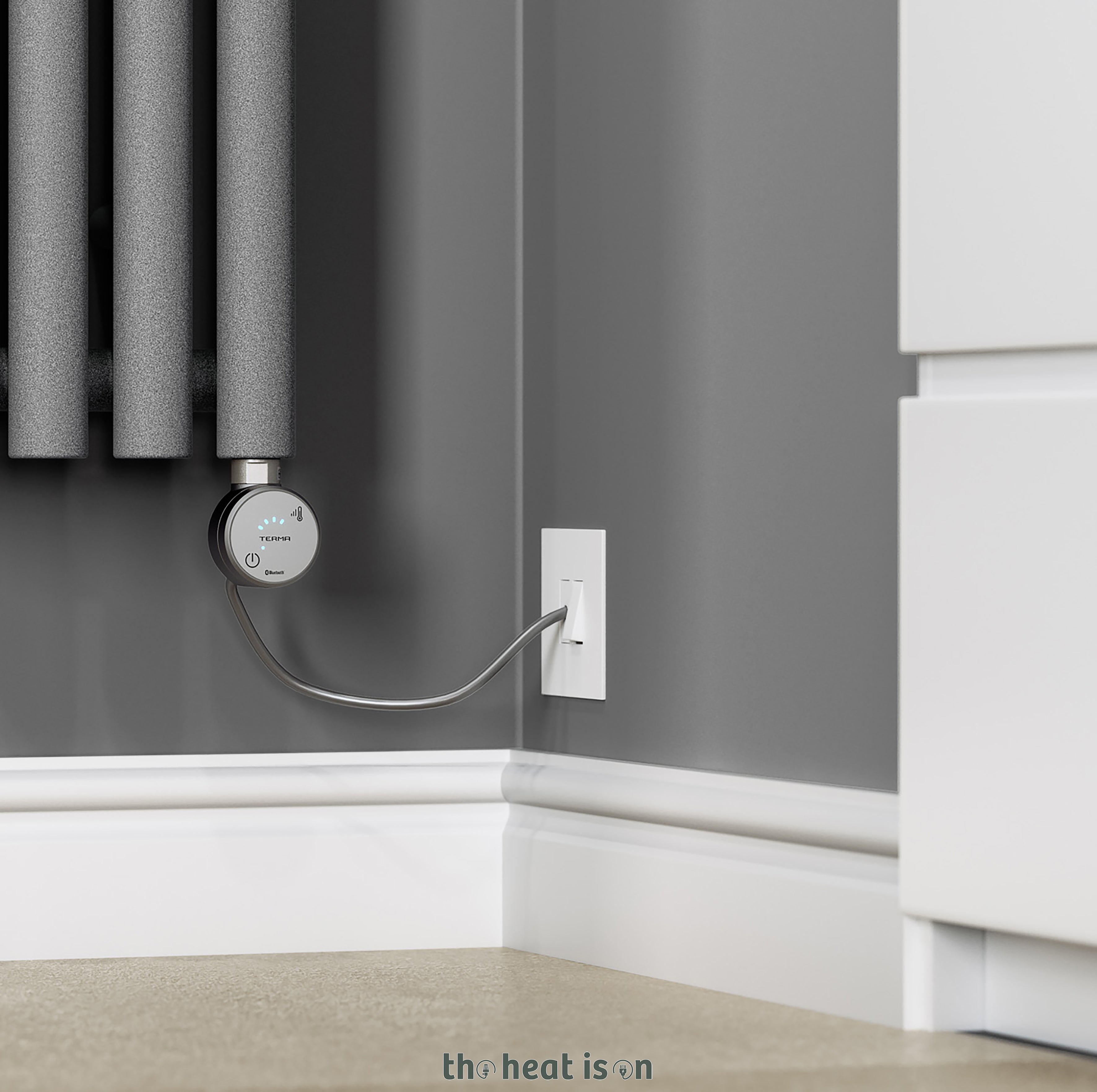 07_terma-rolo-mirror-e-_bluetooth_-1800h-x-480w_mm_-0.6-kw-electric-radiator_-salt-n-pepper