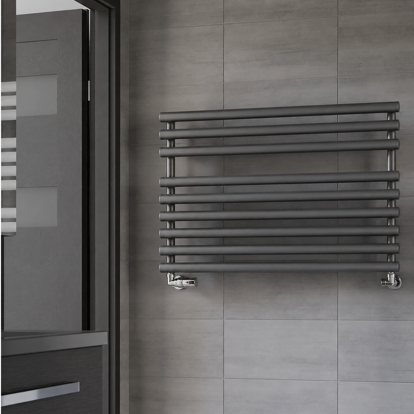 07_terma-rolo-towel_-590h-x-900w_mm_-2003-btus-heated-towel-rail_-sparkling-grey