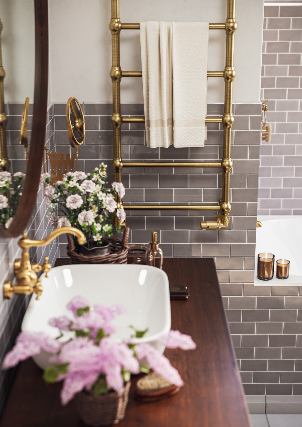 08_Terma-RETRO_-1170h-x-504w_mm_-1050-BTUs-Heated-Towel-Rail_-Brushed-Brass