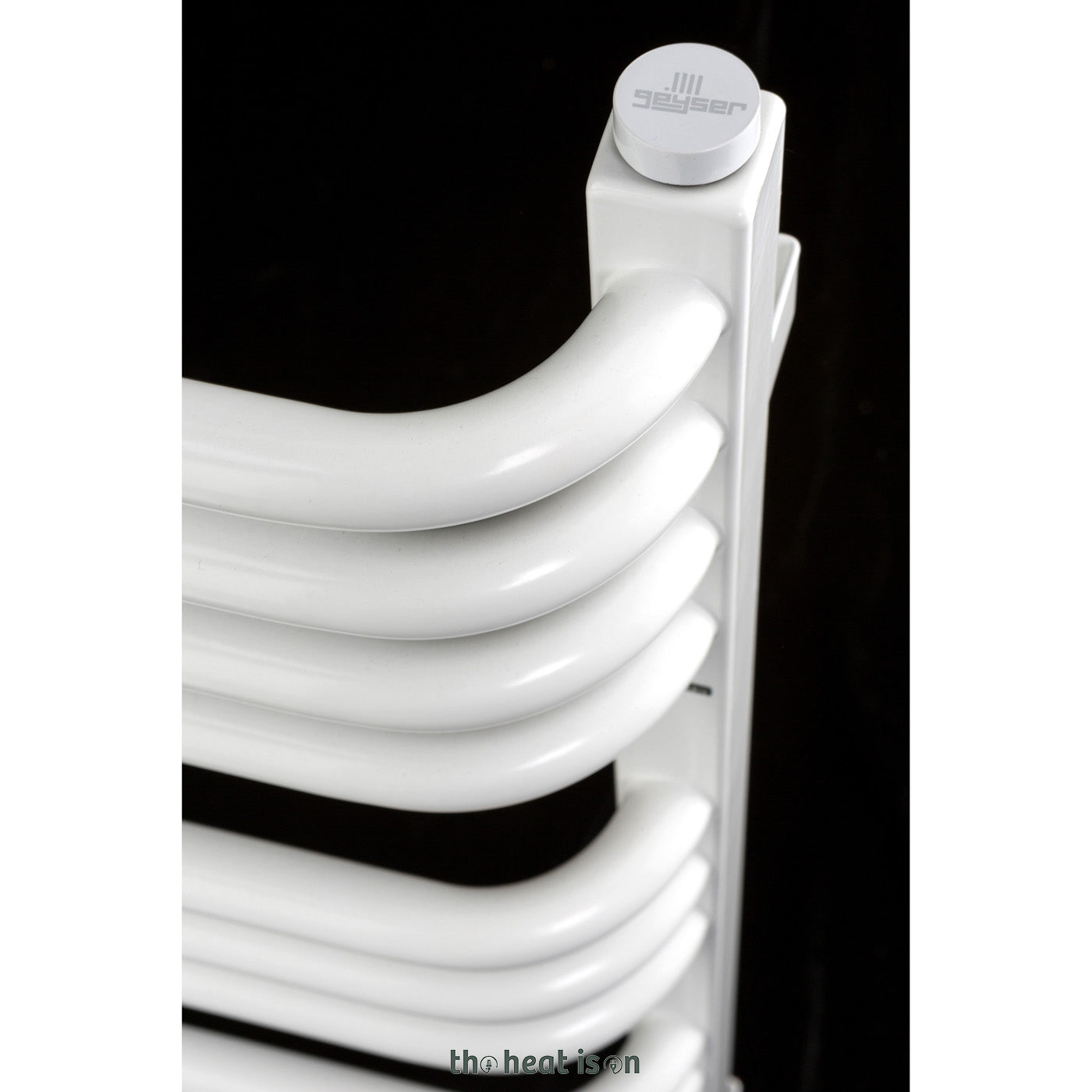 08_terma-alex_-540h-x-600w_mm_-1211-btus-heated-towel-rail_-ral-9016-white_ee225b2c-e5cd-47e4-8f3d-53346bc0f003