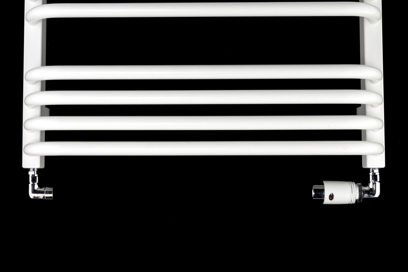 10_terma-alex_-1140h-x-600w_mm_-2426-btus-heated-towel-rail_-ral-9016-white