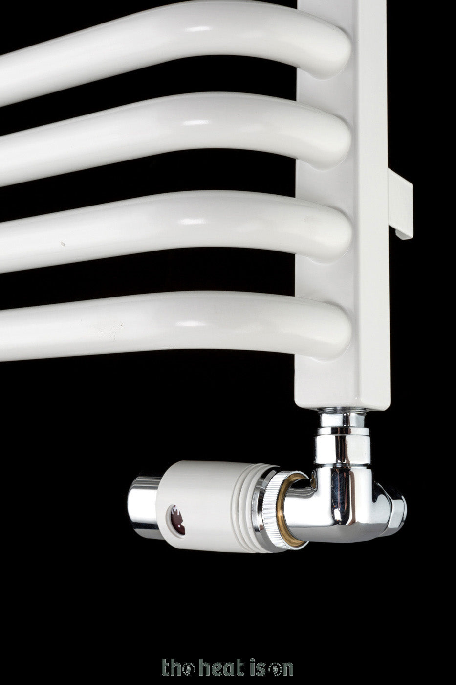 11_terma-alex_-1140h-x-600w_mm_-2426-btus-heated-towel-rail_-ral-9016-white