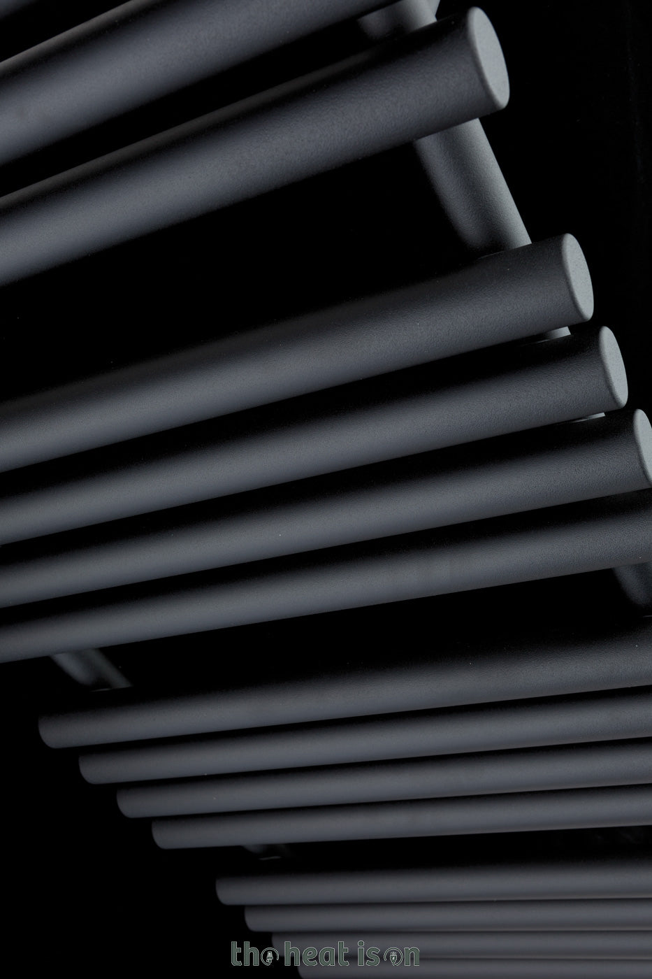 11_terma-rolo-towel_-1085h-x-520w_mm_-2112-btus-heated-towel-rail_-heban-black