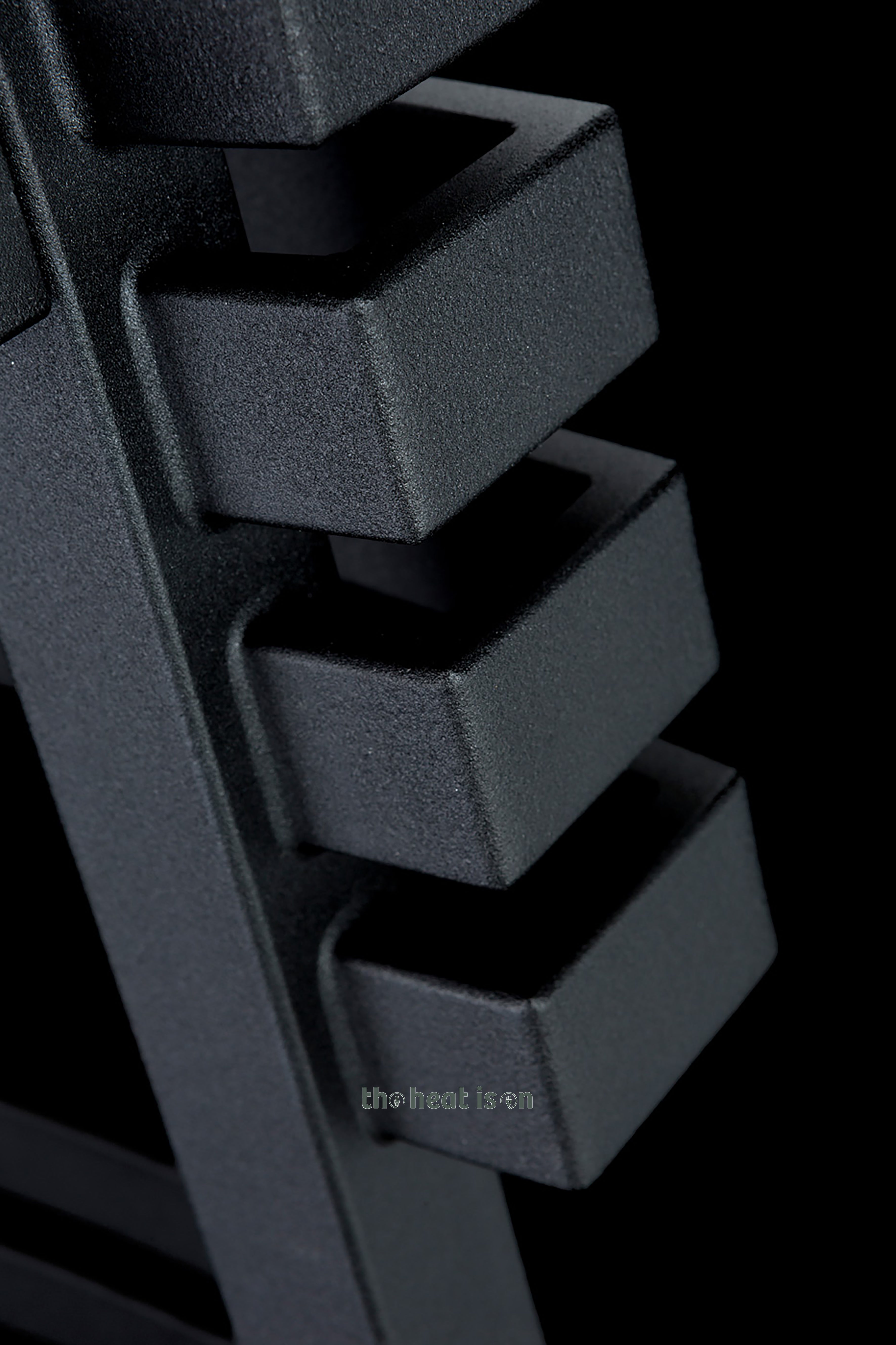 12_terma-kioto-one-dual-fuel-towel-rail_-1500h-x-480w_mm_-2661-btus_-800w_-heban-black-_with-unico-dual-fuel-valve-in-chrpme-_-internal-one-element_-45_60oc