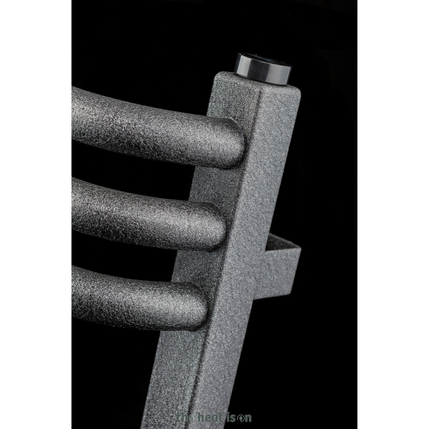14_terma-alex_-760h-x-600w_mm_-1641-btus-heated-towel-rail_-metallic-black_aacebb11-acf1-4f6d-a952-d0cb05e8b246