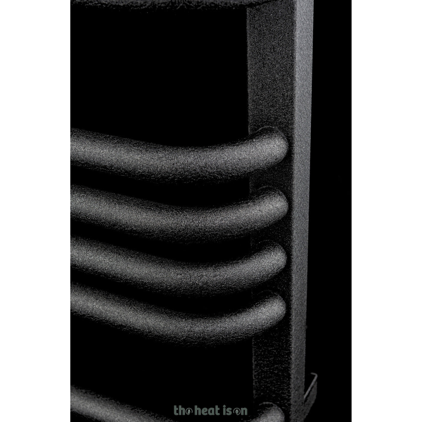 16_terma-alex_-760h-x-600w_mm_-1641-btus-heated-towel-rail_-metallic-black_75e77109-8e1f-4523-8fb3-4d94171b58c4