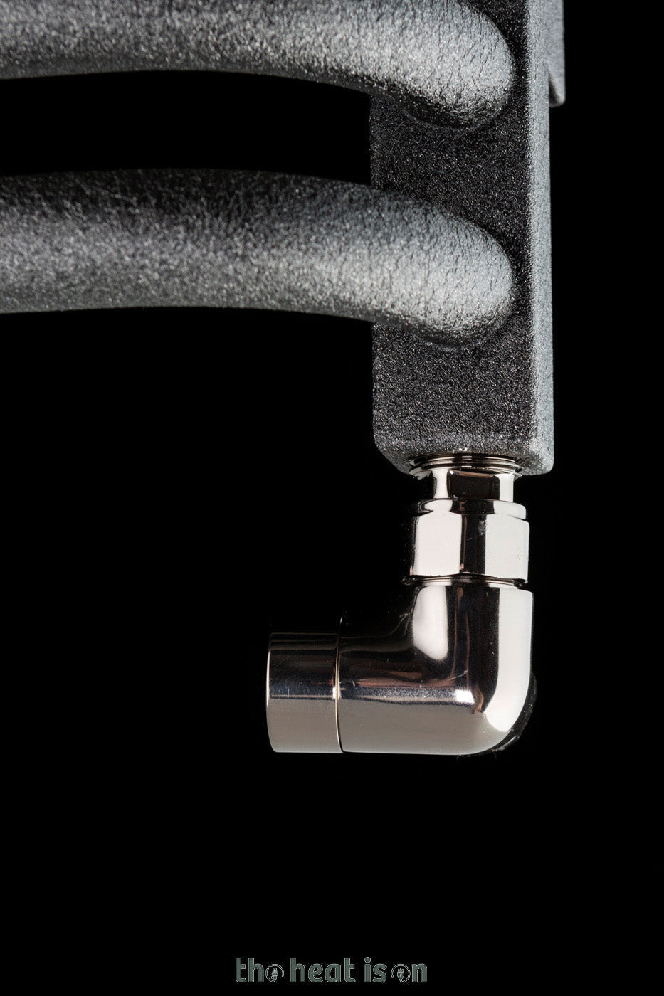 17_terma-alex_-1580h-x-600w_mm_-3238-btus-heated-towel-rail_-metallic-black