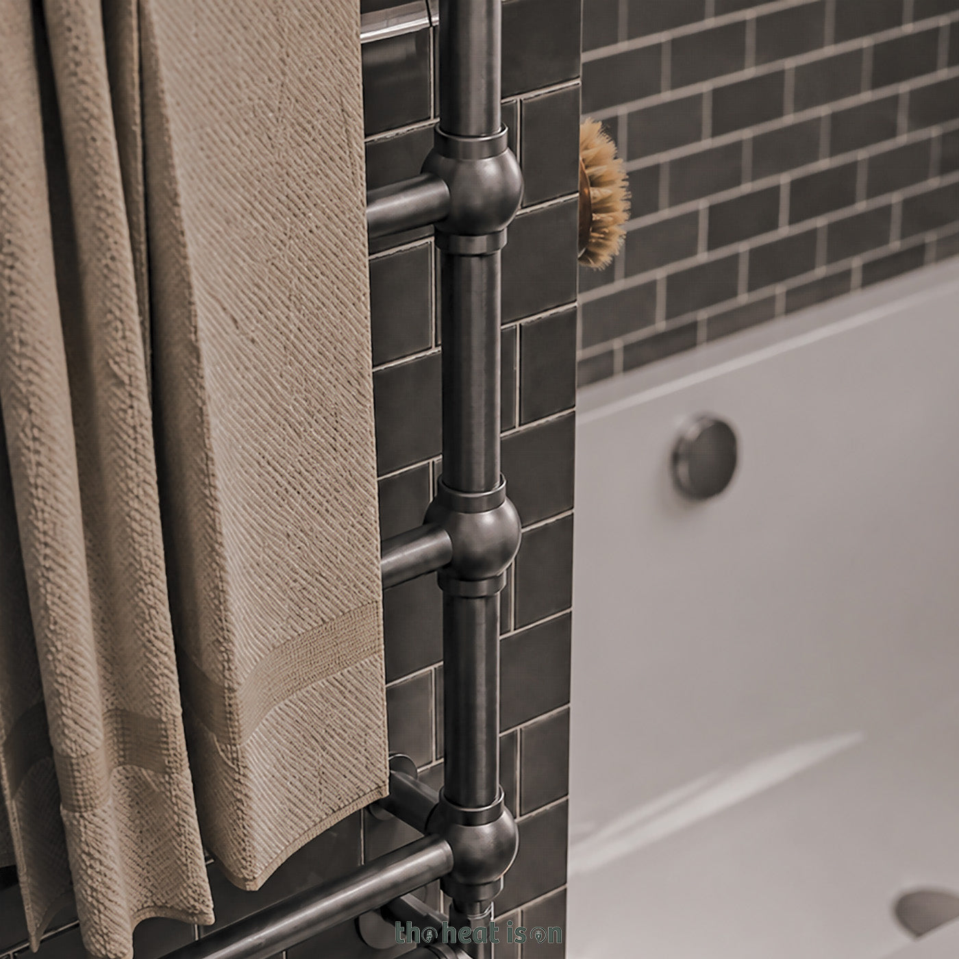 18-terma-retro-dual-fuel-towel-rail-1170h-x-504wmm-1051-btus-300w-raw-metal-premium-wet-paint-with-unico-dual-fuel-valve-in-raw-metal-veo-black-raw-metal-wi-fi-element-30-60-c