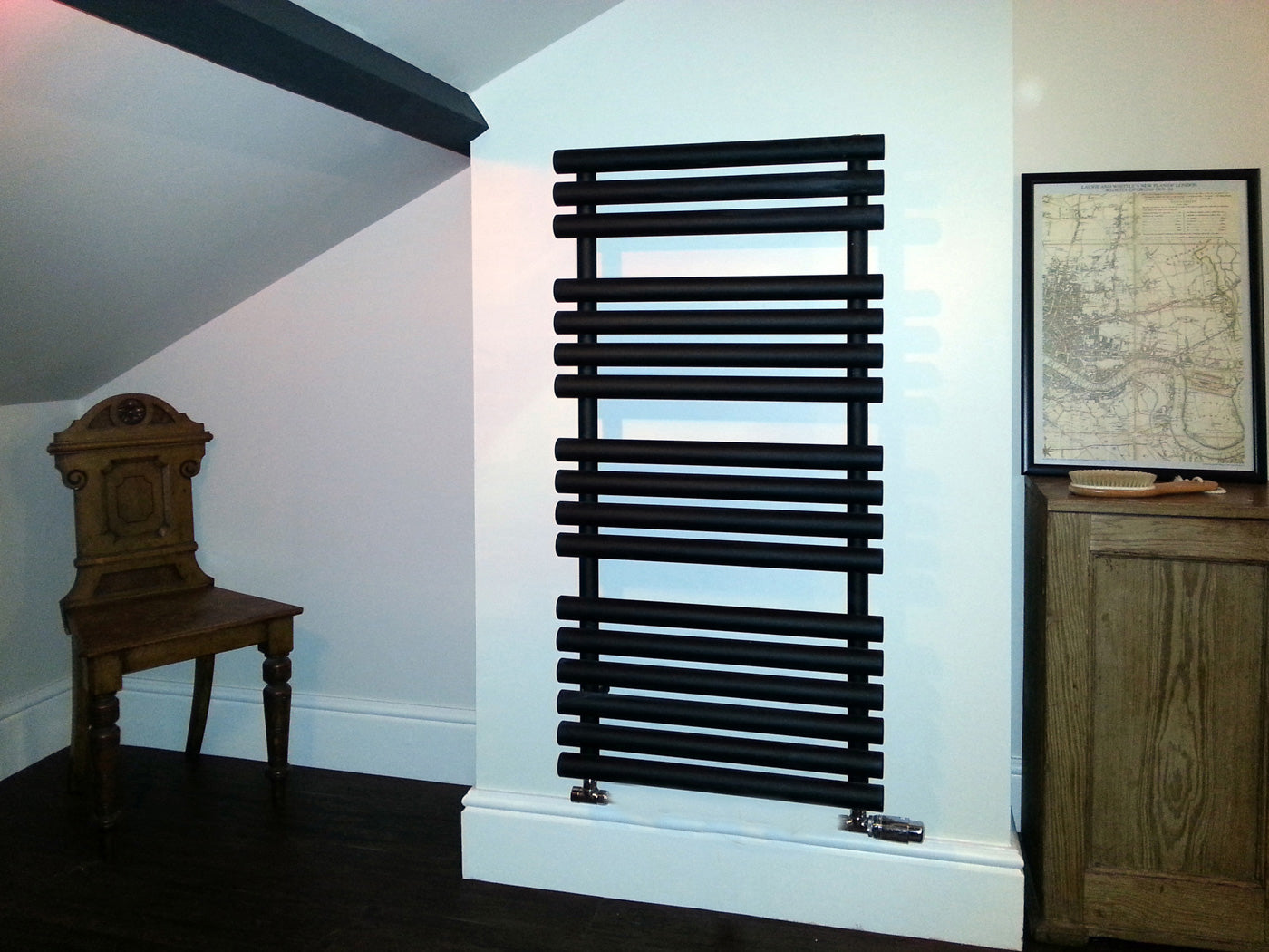 19_terma-rolo-towel_-1085h-x-520w_mm_-2112-btus-heated-towel-rail_-heban-black