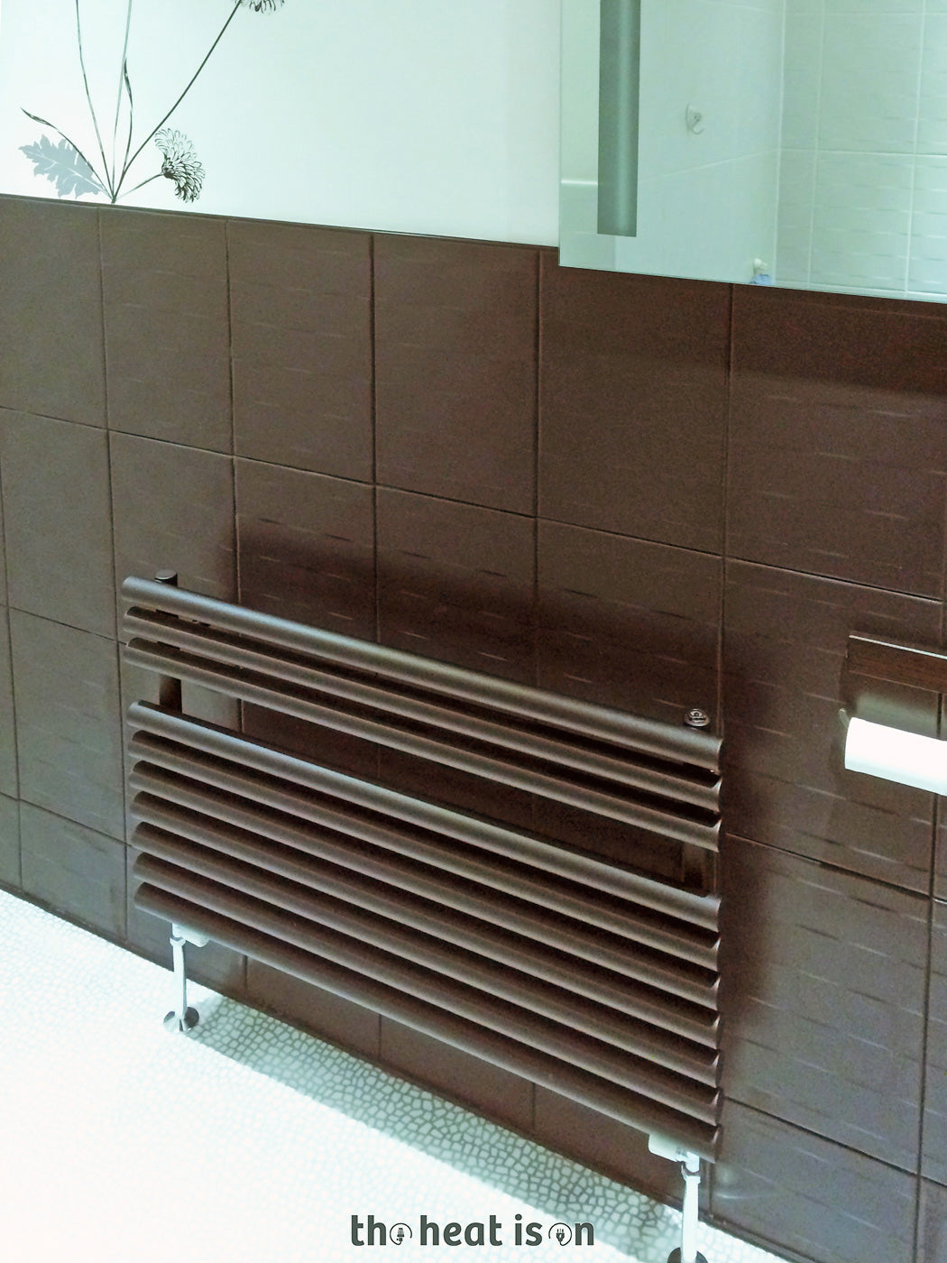 19_terma-rolo-towel_-590h-x-900w_mm_-2003-btus-heated-towel-rail_-heban-black