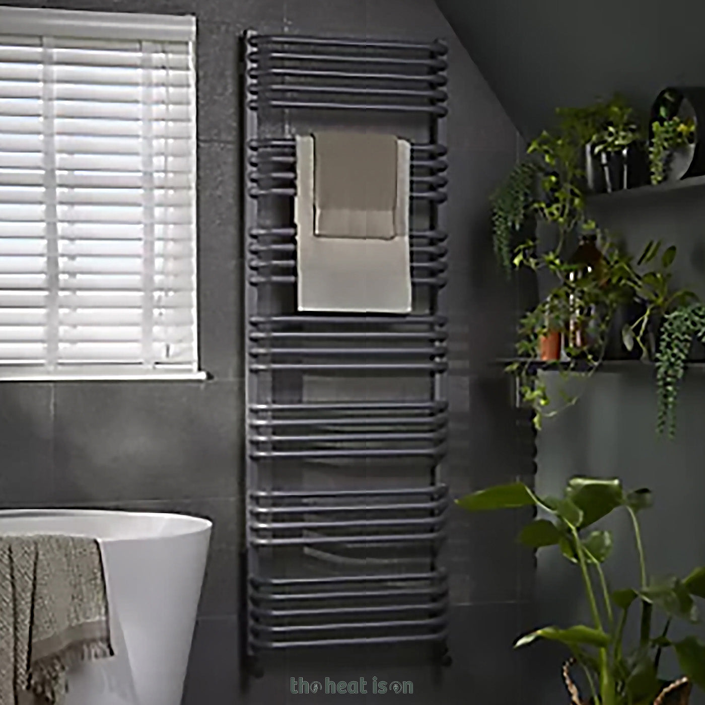20_terma-alex_-1580h-x-600w_mm_-3238-btus-heated-towel-rail_-metallic-black_a0e8b4f2-9fe0-4eb0-9bad-ed38b7782e3e