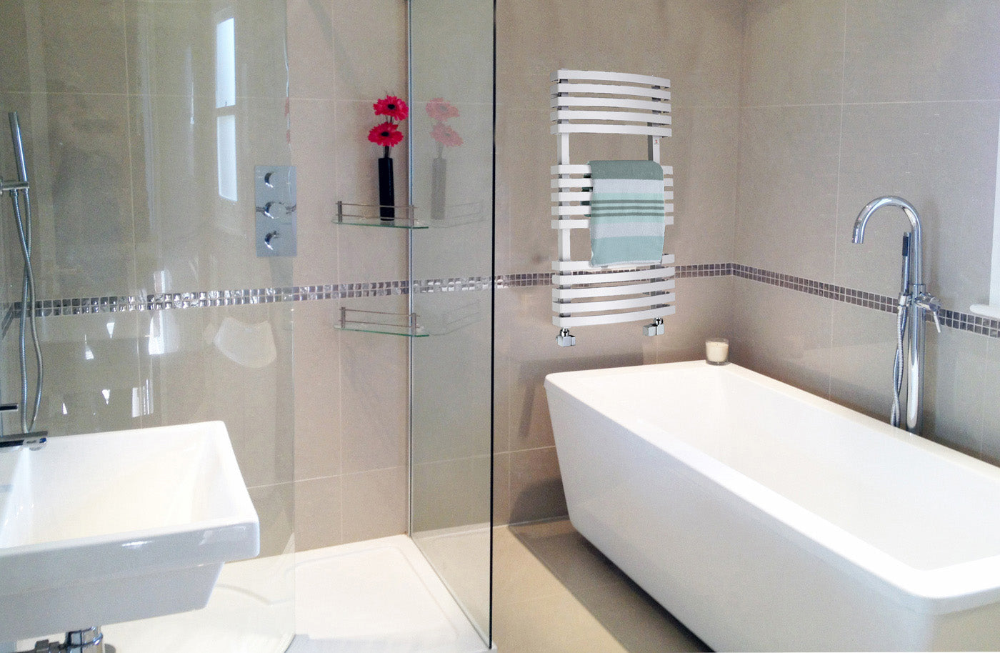 23_terma-kioto-870h-x-480wmm-1624-btus-heated-towel-rail-ral-9016-matt-white
